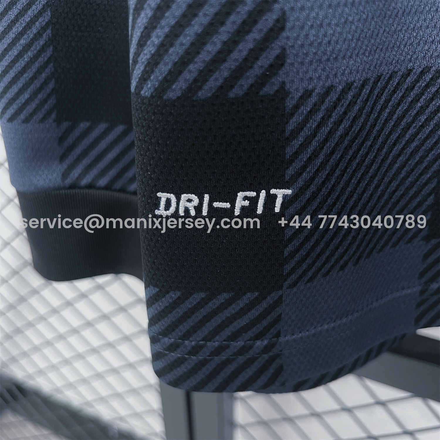 ManixJersey.com | Retro Manchester United 13-14 Away Long Sleeves Jersey -Customize Name, Number and Patch | Worldwide Shipping