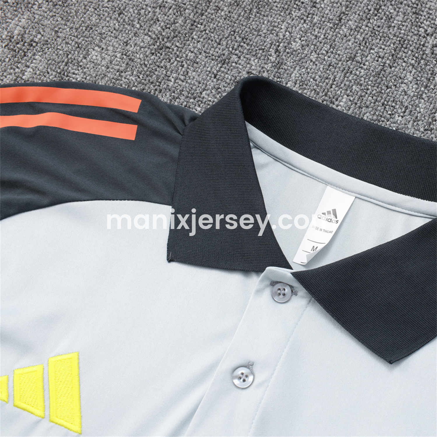 ManixJersey.com | Benfica 25-26 POLO Short-Sleeve Training Set - Grey Top and Deep Grey Pants -Customize Name, Number and Patch | Worldwide Shipping