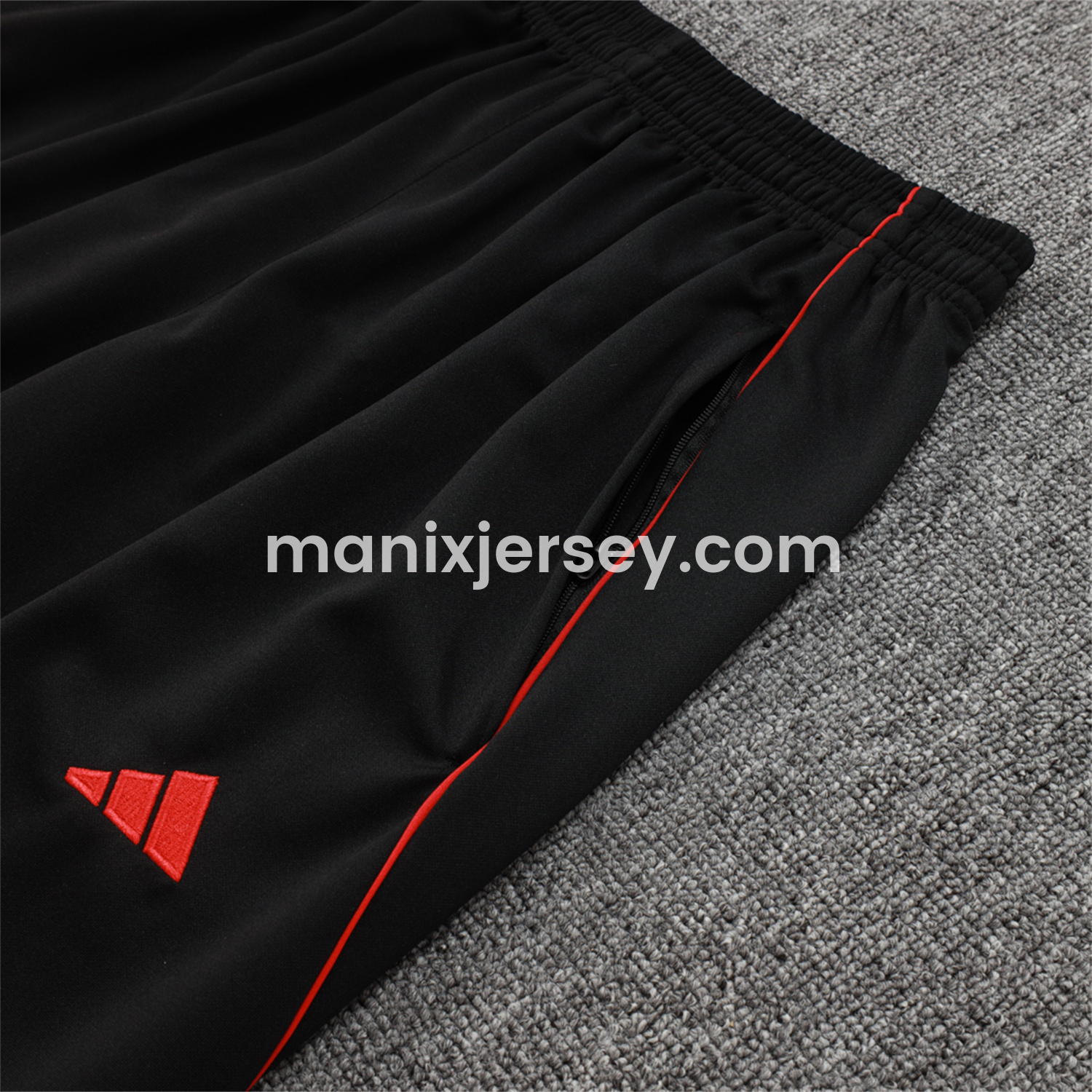 ManixJersey.com | Bayern Munich 25-26 Jacket Training Tracksuit - Army Green Top and Black Pants -Customize Name, Number and Patch | Worldwide Shipping