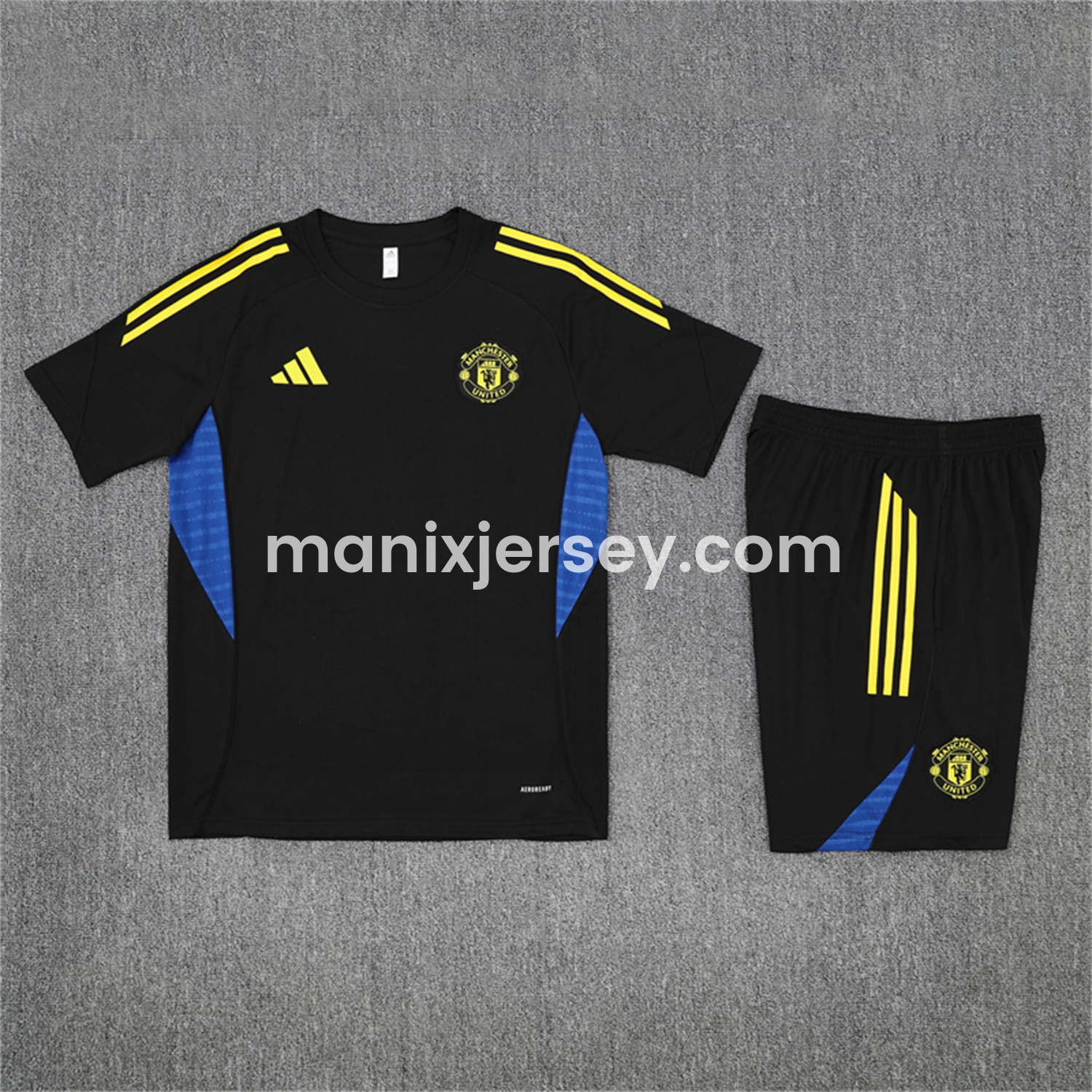ManixJersey.com | Manchester United 25-26 Kids Short-Sleeve Training Set - Black Top & Black shorts -Customize Name, Number and Patch | Worldwide Shipping