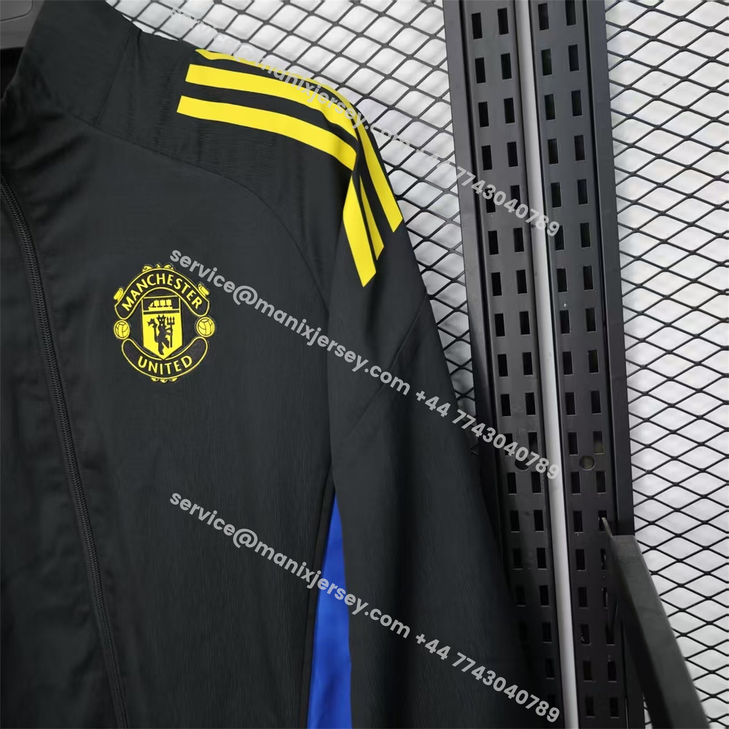 ManixJersey.com | Manchester United 25-26 Black Windbreaker Jacket - Deep Green -Customize Name, Number and Patch | Worldwide Shipping