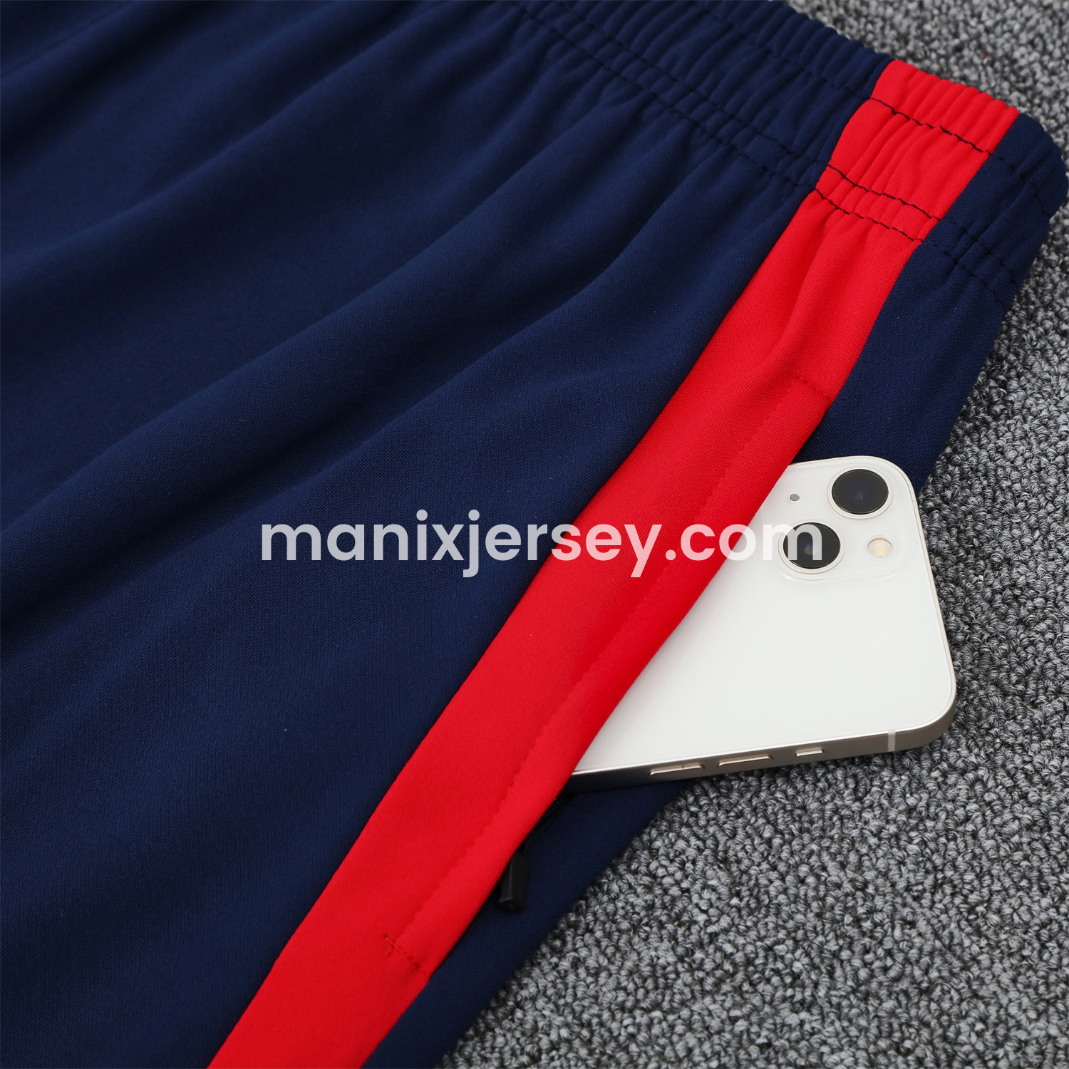 ManixJersey.com | Manchester United 25-26 POLO Short-Sleeve Training Set - Red Top and Deep Blue Pants -Customize Name, Number and Patch | Worldwide Shipping