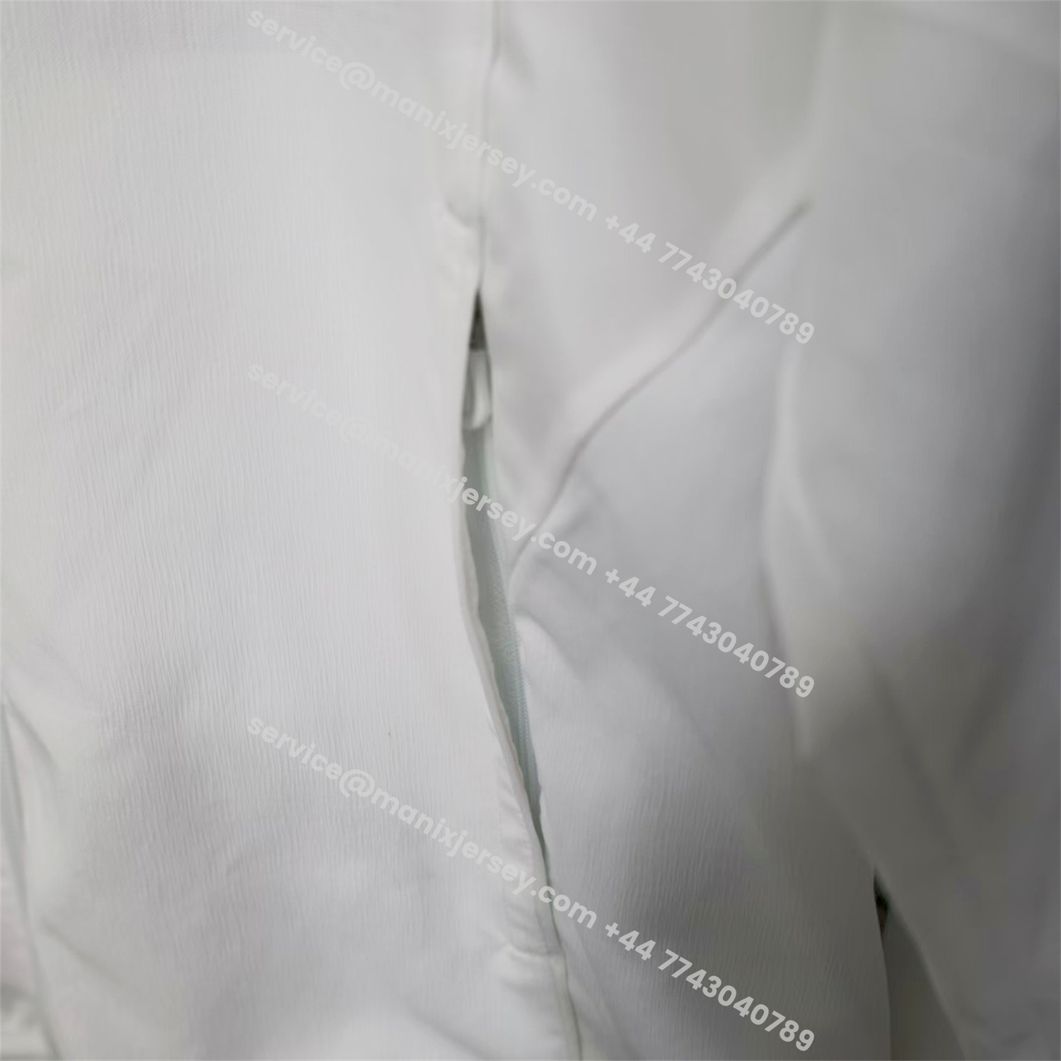 ManixJersey.com | Real Madrid 25-26 White Windbreaker Jacket - Deep Green -Customize Name, Number and Patch | Worldwide Shipping