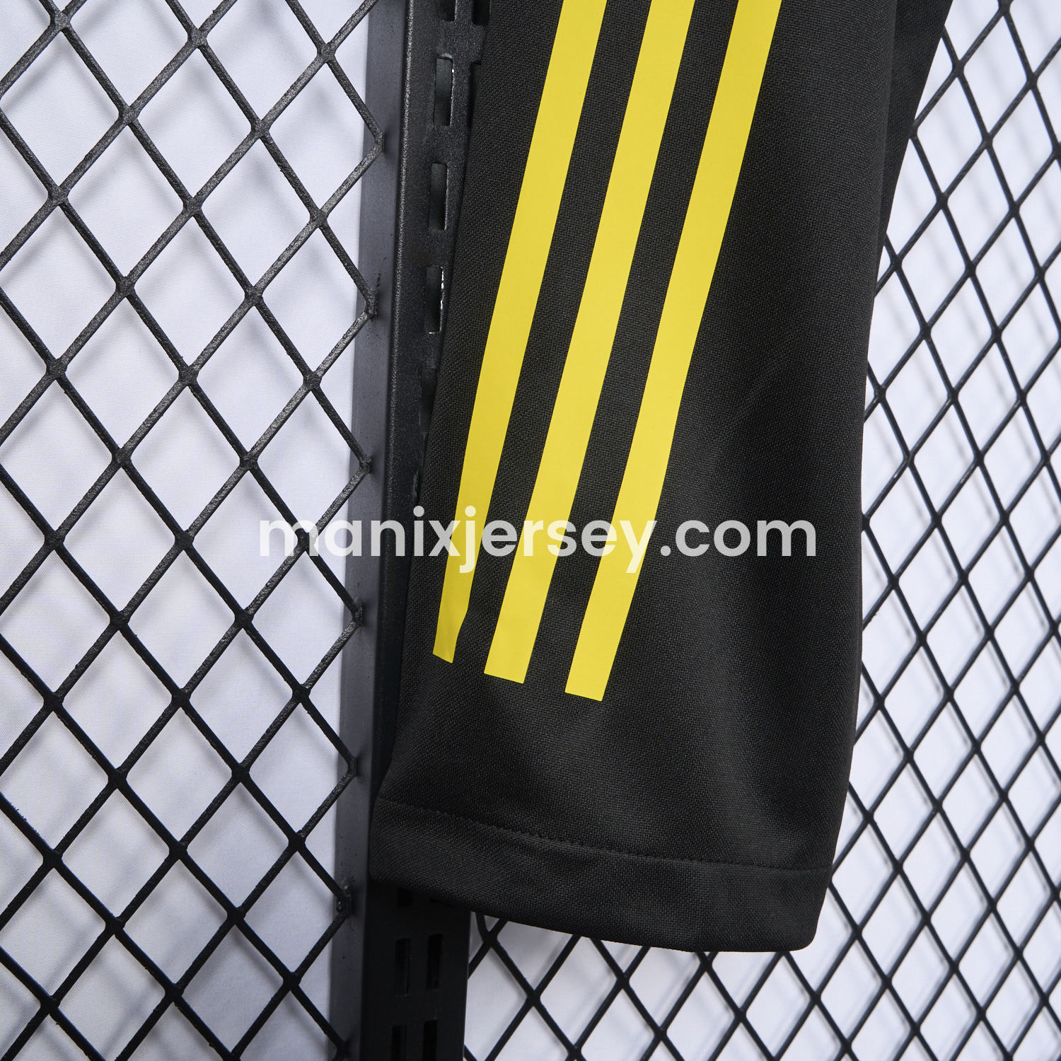 ManixJersey.com | Real Madrid 24-25 Black Training Pants - Player Version -Customize Name, Number and Patch | Worldwide Shipping