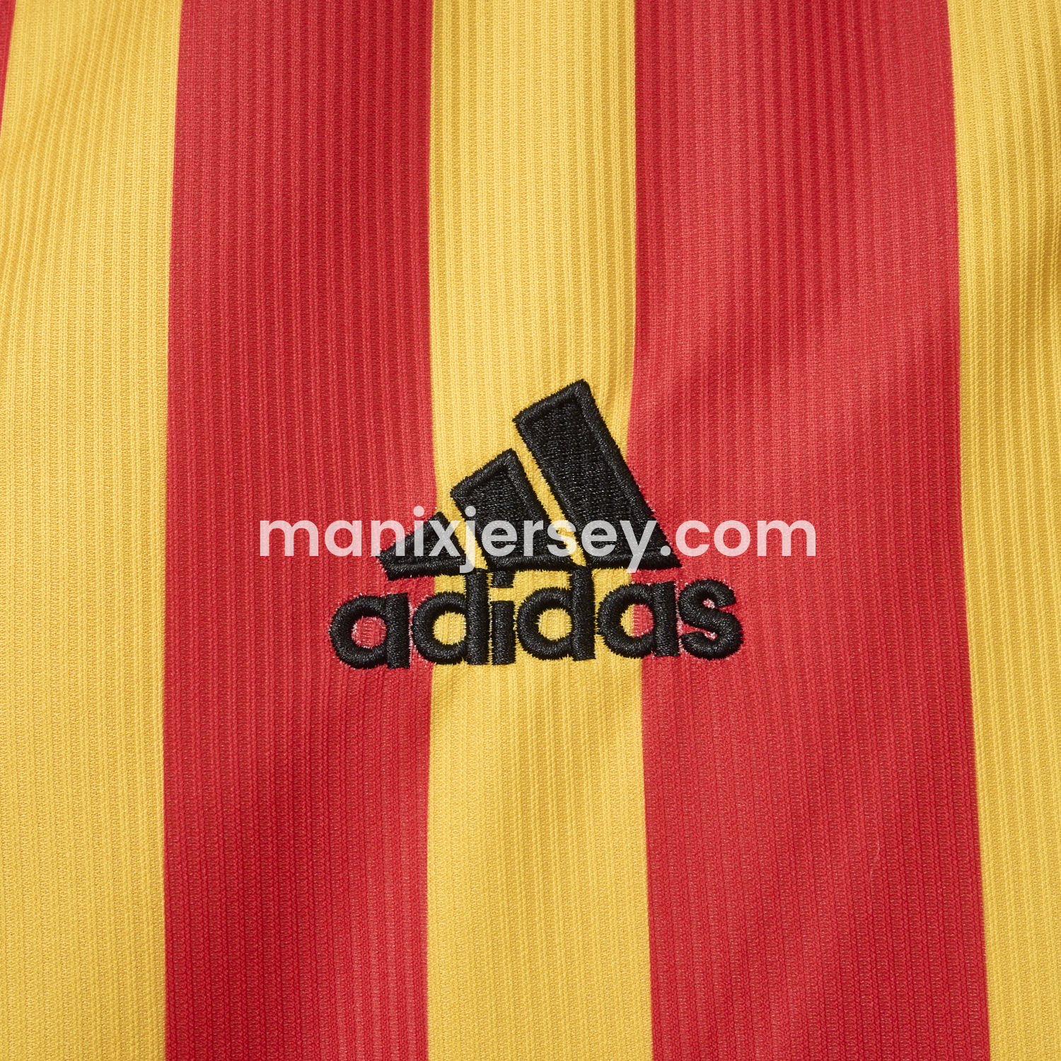 ManixJersey.com | Retro Galatasaray 2000-01 Home Jersey -Customize Name, Number and Patch | Worldwide Shipping