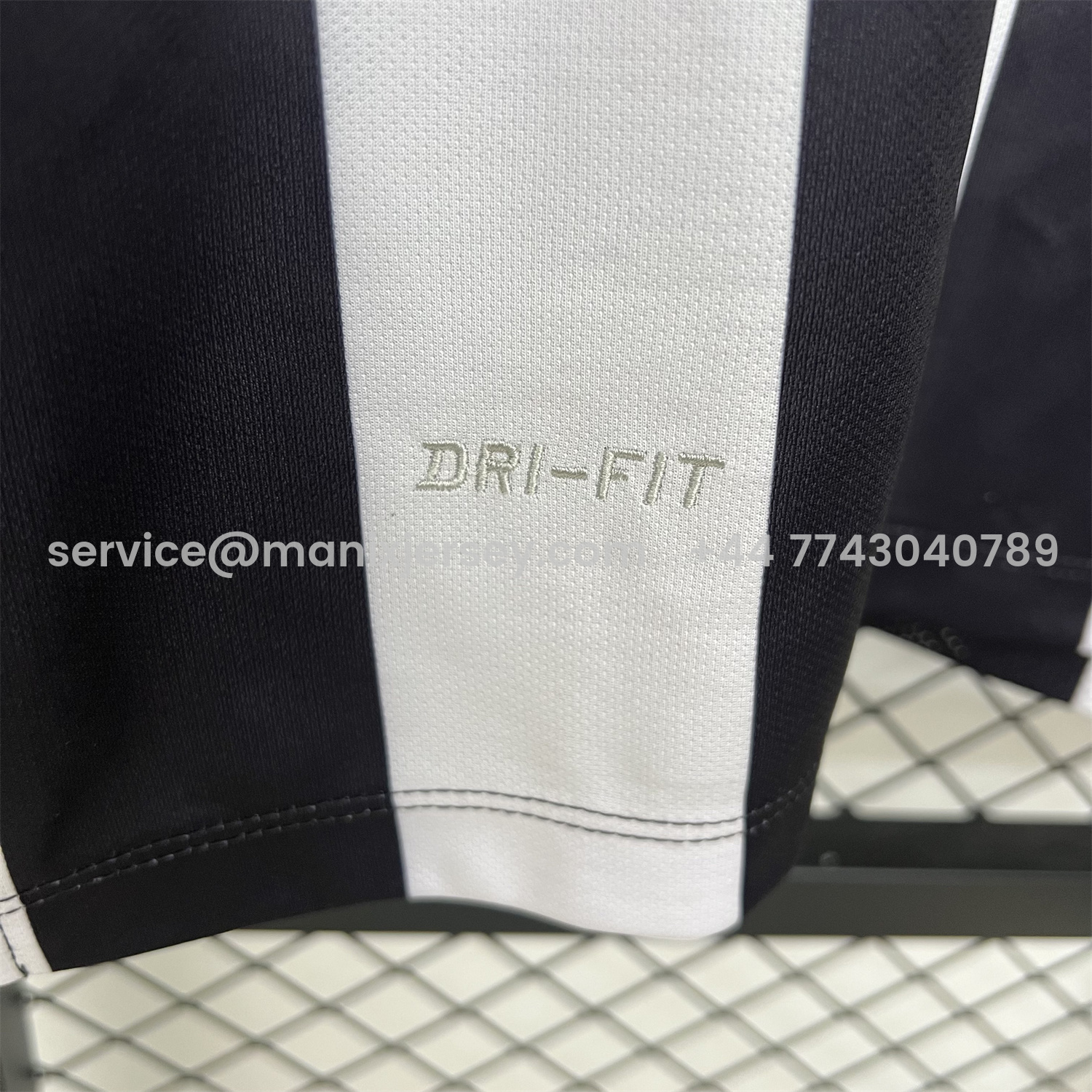 ManixJersey.com | Retro Juventus 2014-15 Home Long Sleeves Jersey -Customize Name, Number and Patch | Worldwide Shipping