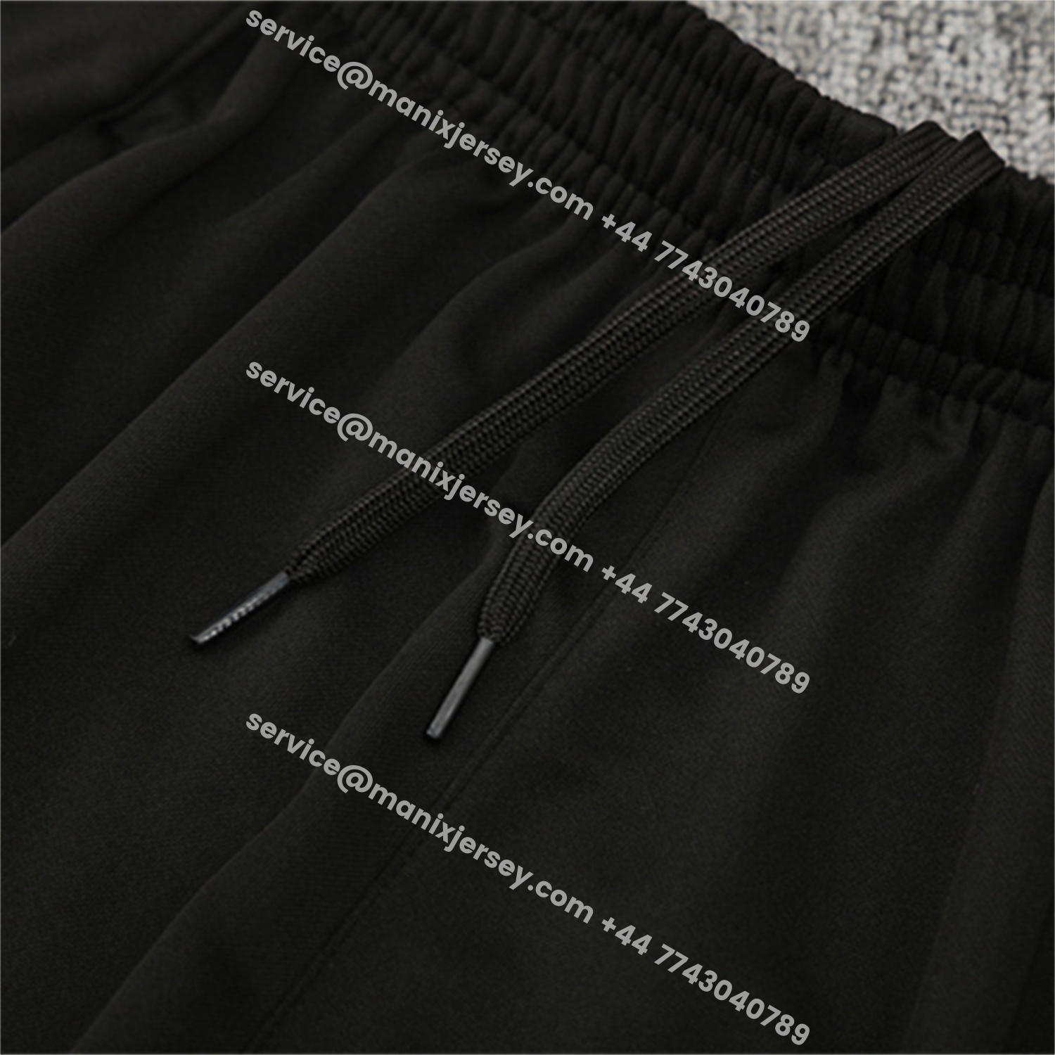 ManixJersey.com | Liver.pool 25-26 Long Sleeve Training Set - Red Top & Black Pants -Customize Name, Number and Patch | Worldwide Shipping