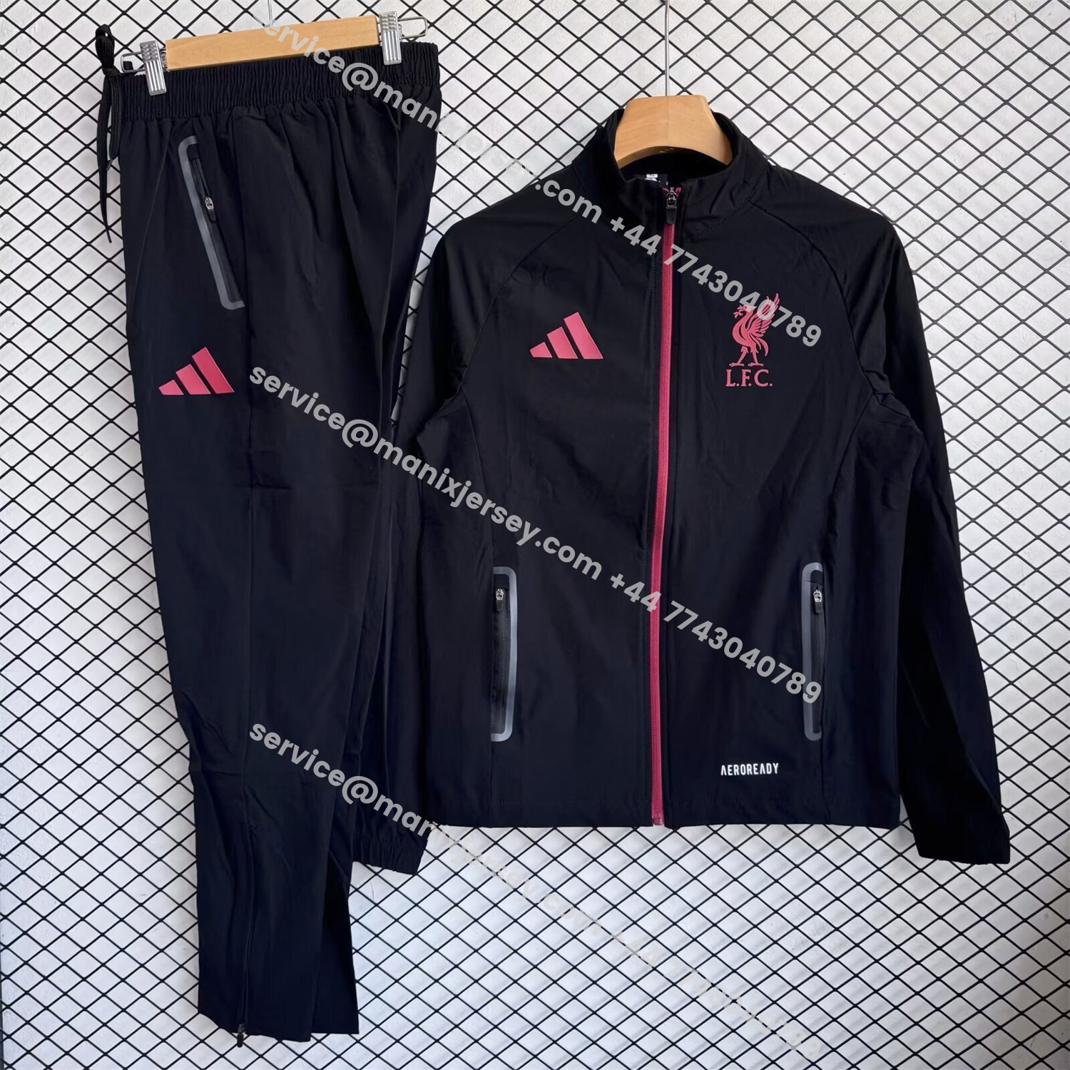 ManixJersey.com | Liver.pool 25-26 Red Logo Windbreaker Training Set - Black Top and Pants -Customize Name, Number and Patch | Worldwide Shipping