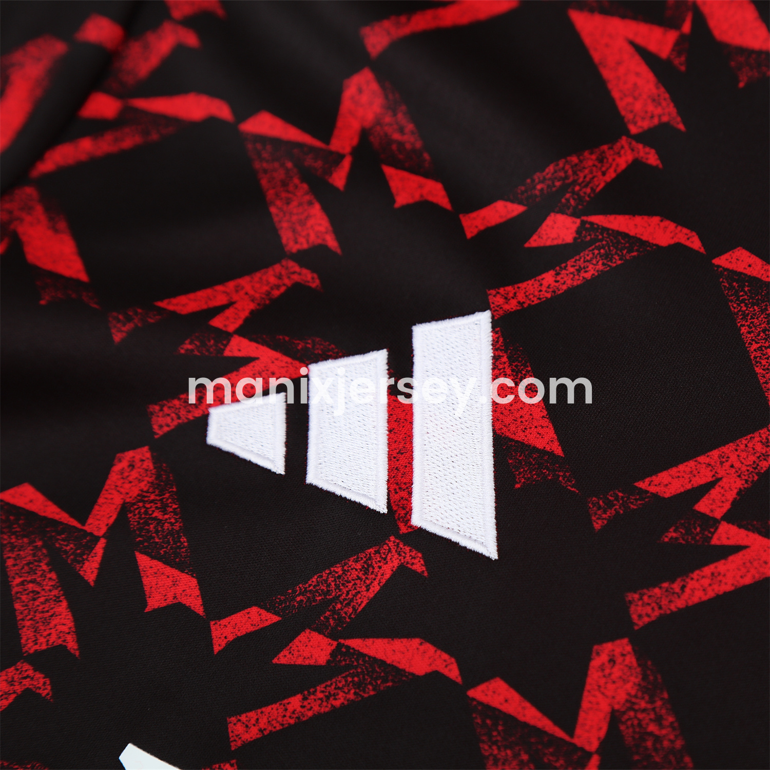 ManixJersey.com | Manchester United 25-26 Pre-Match Short-Sleeve Training Set - Red Top & Black Shorts -Customize Name, Number and Patch | Worldwide Shipping