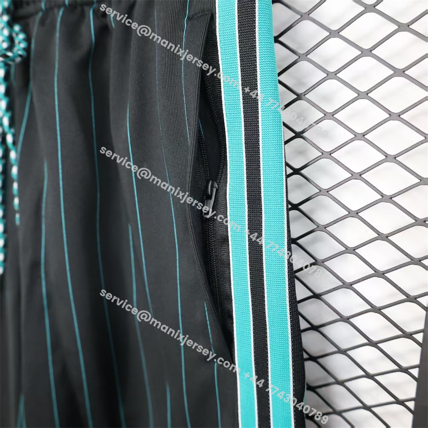 ManixJersey.com | Liver.pool 25-26 Trefoil Black Travel Shorts - Player Version -Customize Name, Number and Patch | Worldwide Shipping