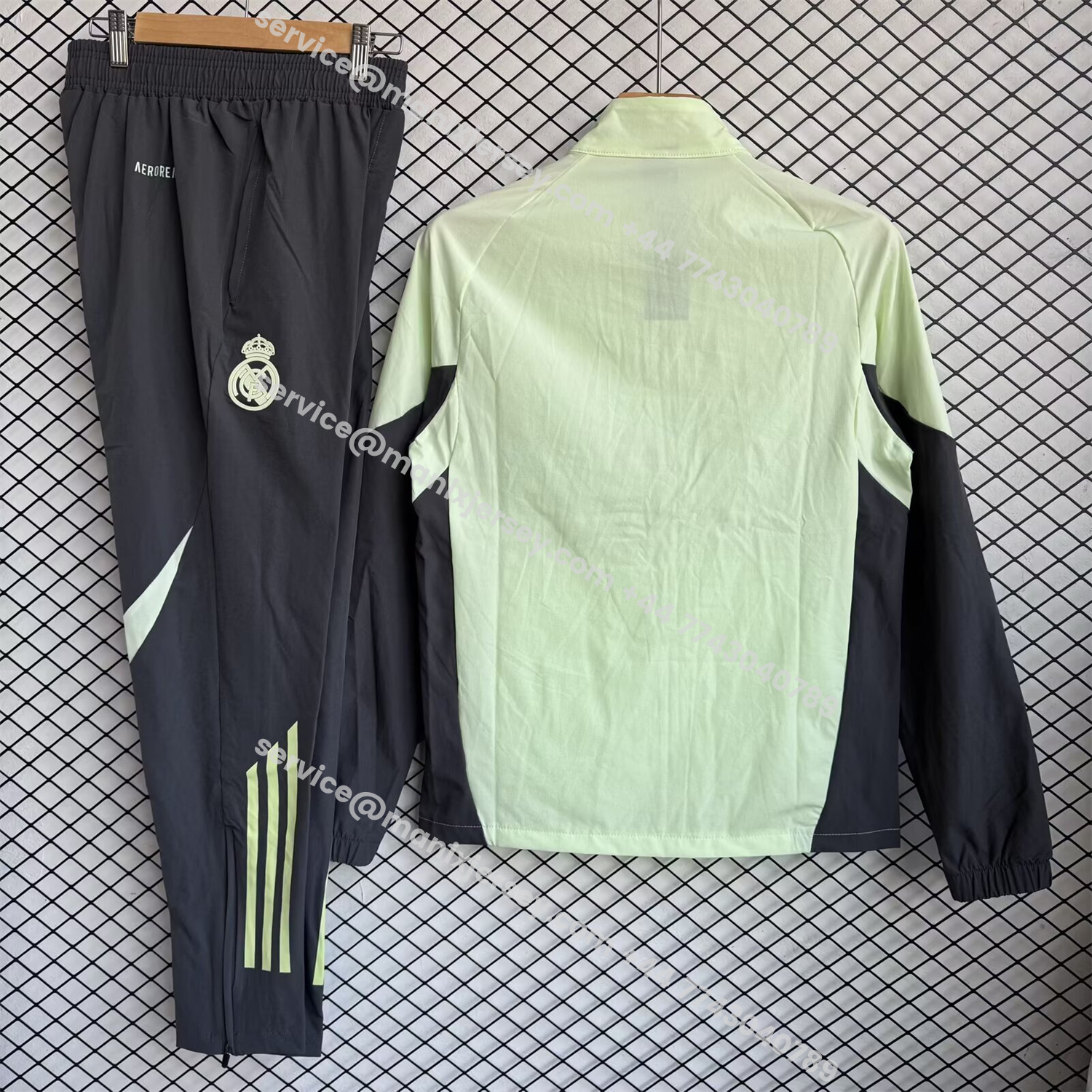 ManixJersey.com | Real Madrid 25-26 Windbreaker Training Set - Green Top and Black Pants -Customize Name, Number and Patch | Worldwide Shipping