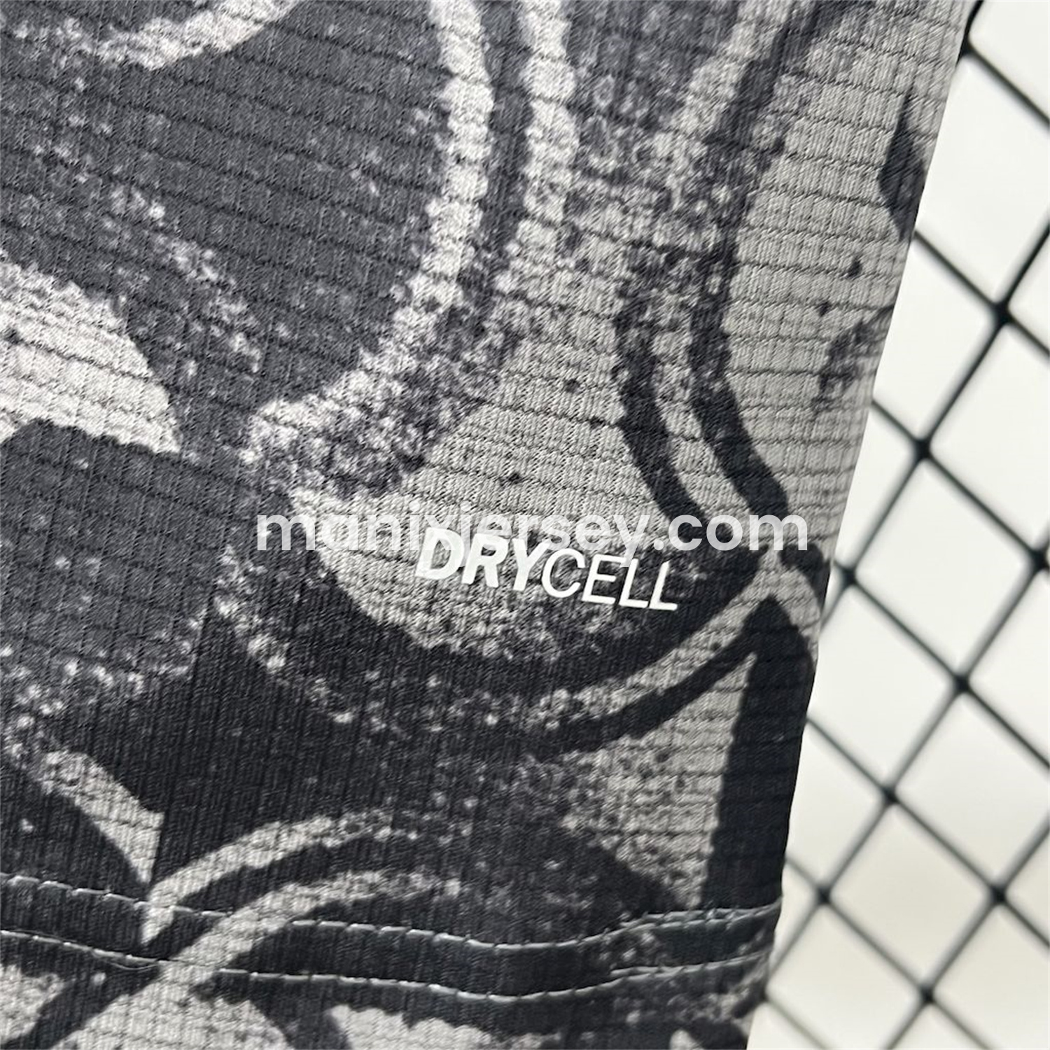 ManixJersey.com | Manchester City 25-26 Black Grey Training Jersey - Fans Version -Customize Name, Number and Patch | Worldwide Shipping