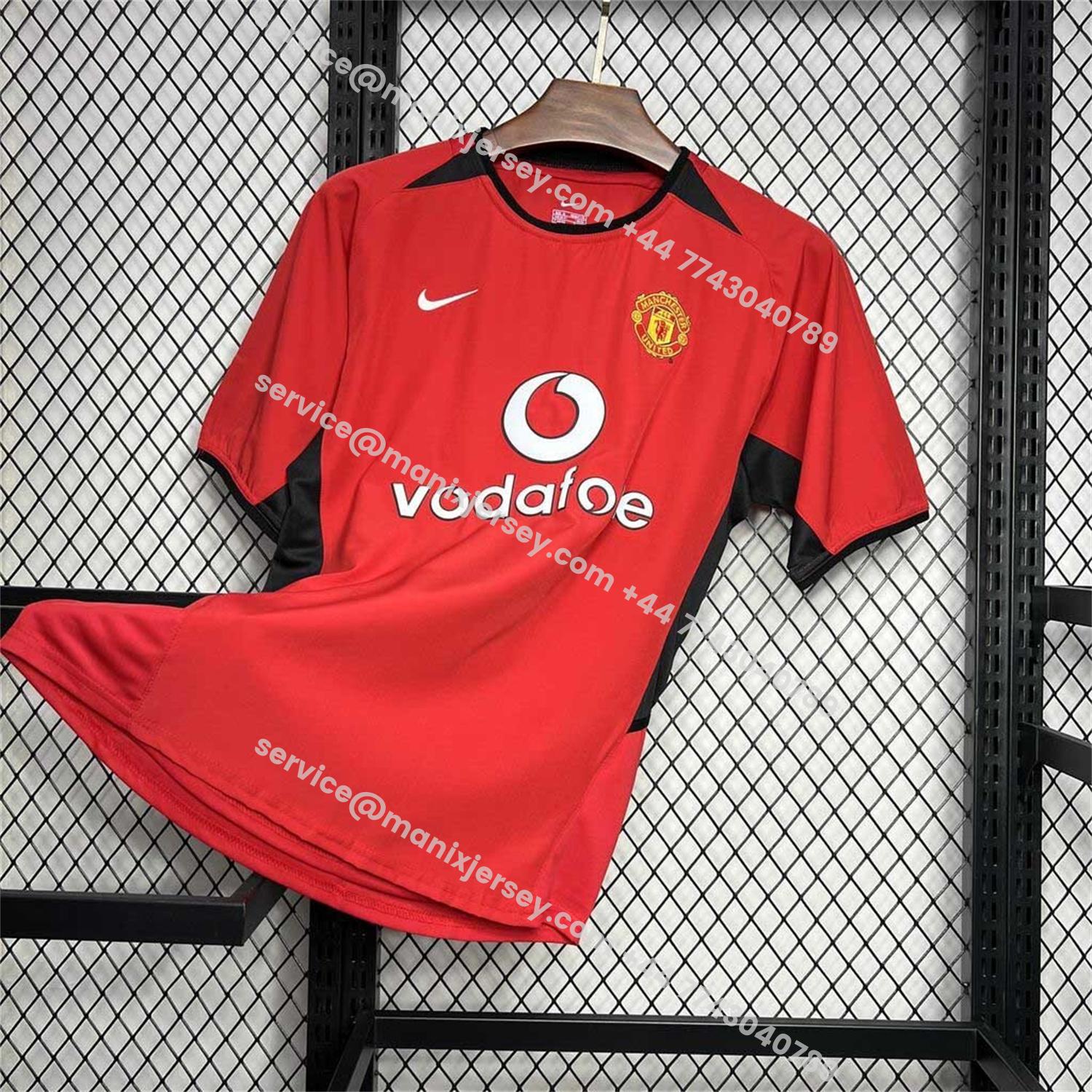 ManixJersey.com | Retro Manchester United 03-04 Home Jersey -Customize Name, Number and Patch | Worldwide Shipping