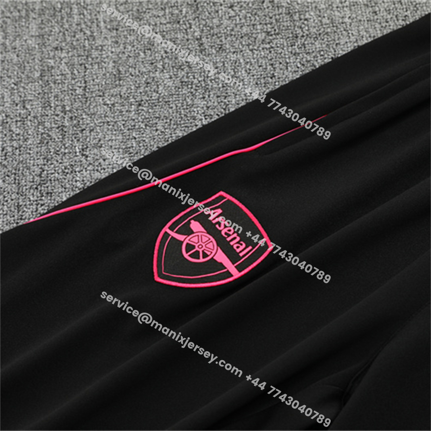 ManixJersey.com | Arsenal 25-26 Long Sleeve Training Set - Pink Logo Black Top & Black Pants -Customize Name, Number and Patch | Worldwide Shipping