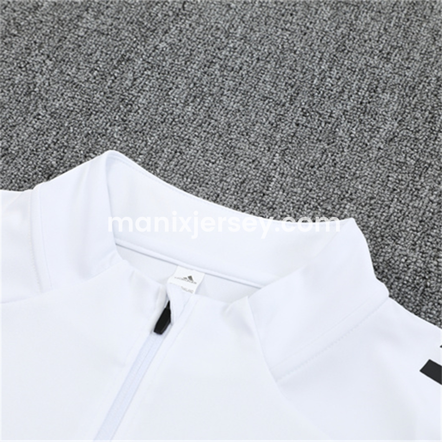 ManixJersey.com | Real Madrid 25-26 Long Sleeve Training Set - Yellow Line White Top and Black Shorts -Customize Name, Number and Patch | Worldwide Shipping