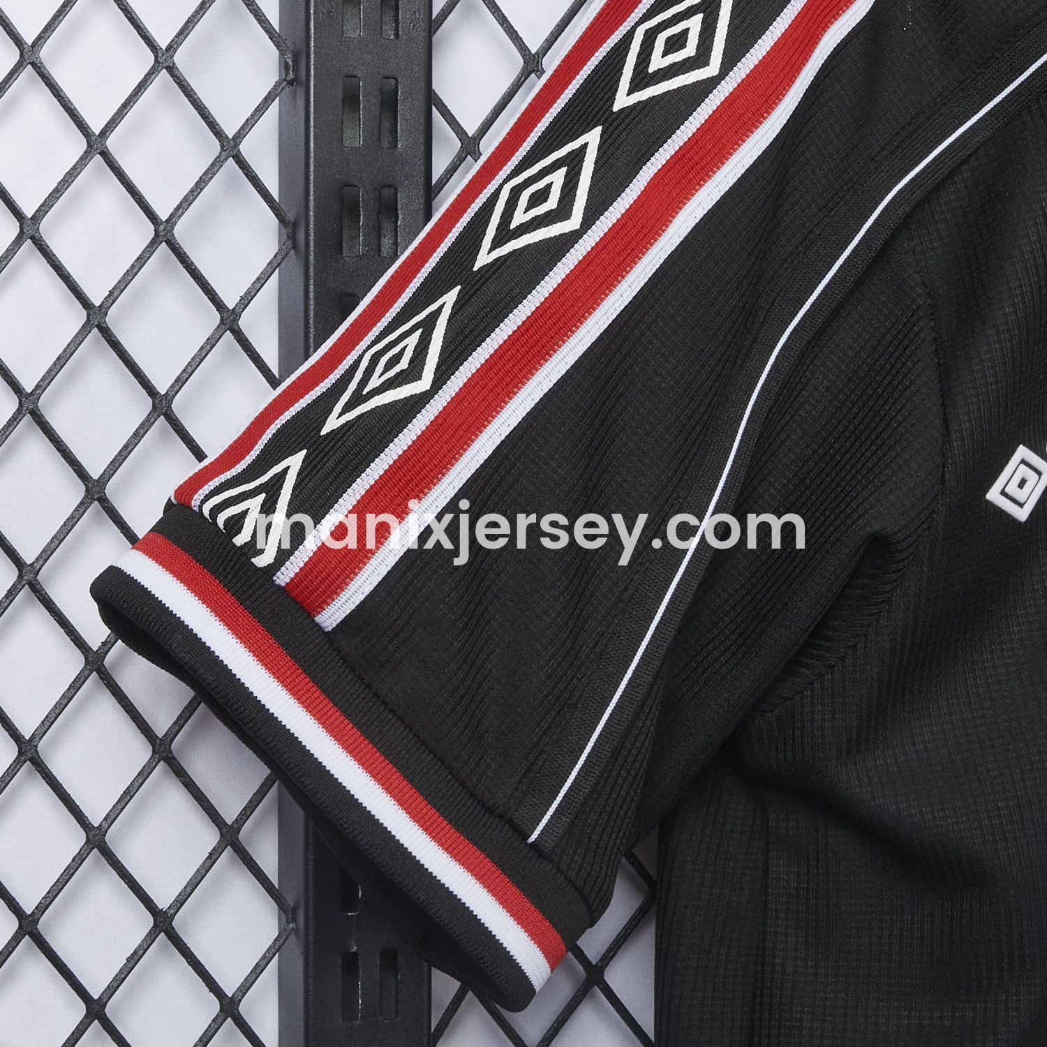 ManixJersey.com | Retro Manchester United 1998-99 Black Jersey -Customize Name, Number and Patch | Worldwide Shipping