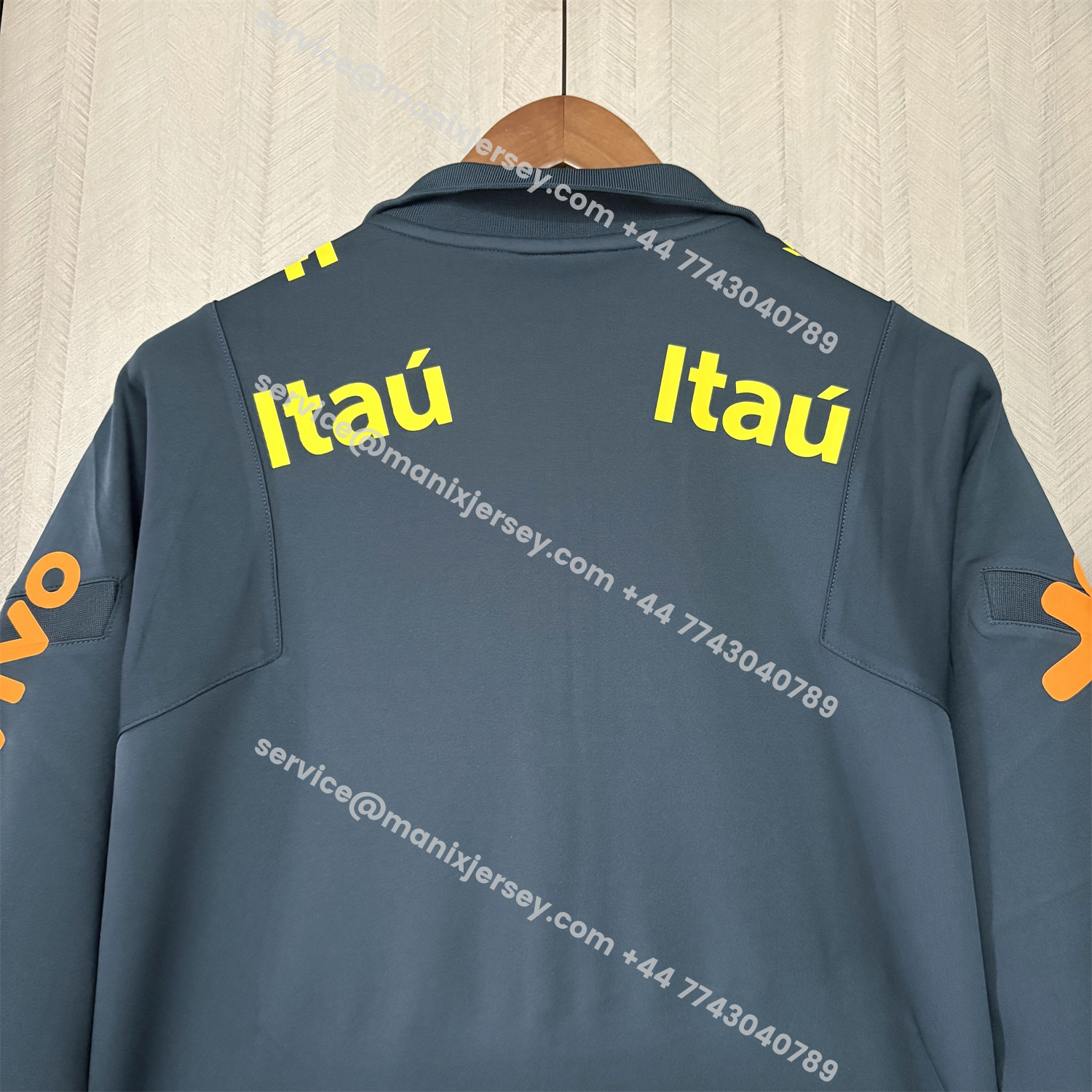 ManixJersey.com | Retro Brazil 2022 Pre-Match Dark Blue Unsponsored Windbreaker -Customize Name, Number and Patch | Worldwide Shipping
