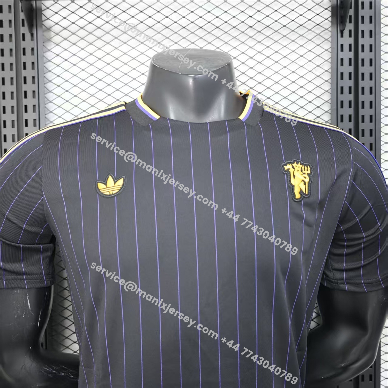 ManixJersey.com | Manchester United 25-26 Trefoil Purple Lines Black Travel Jersey - Player Version -Customize Name, Number and Patch | Worldwide Shipping