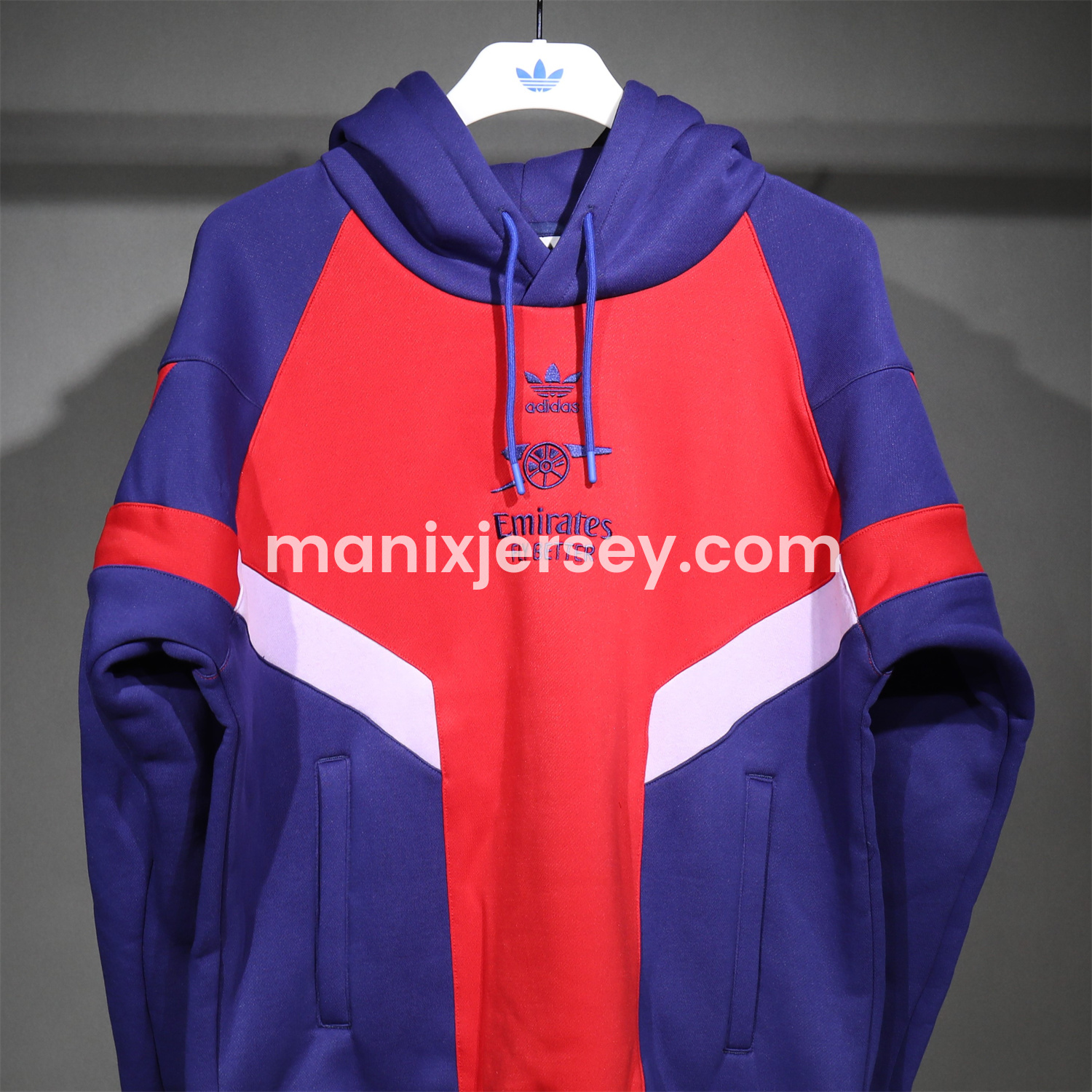 ManixJersey.com | Arsenal 2025 Fleece-Lined Training Hoodie Set - Purple & Red Hoodie + Pants -Customize Name, Number and Patch | Worldwide Shipping