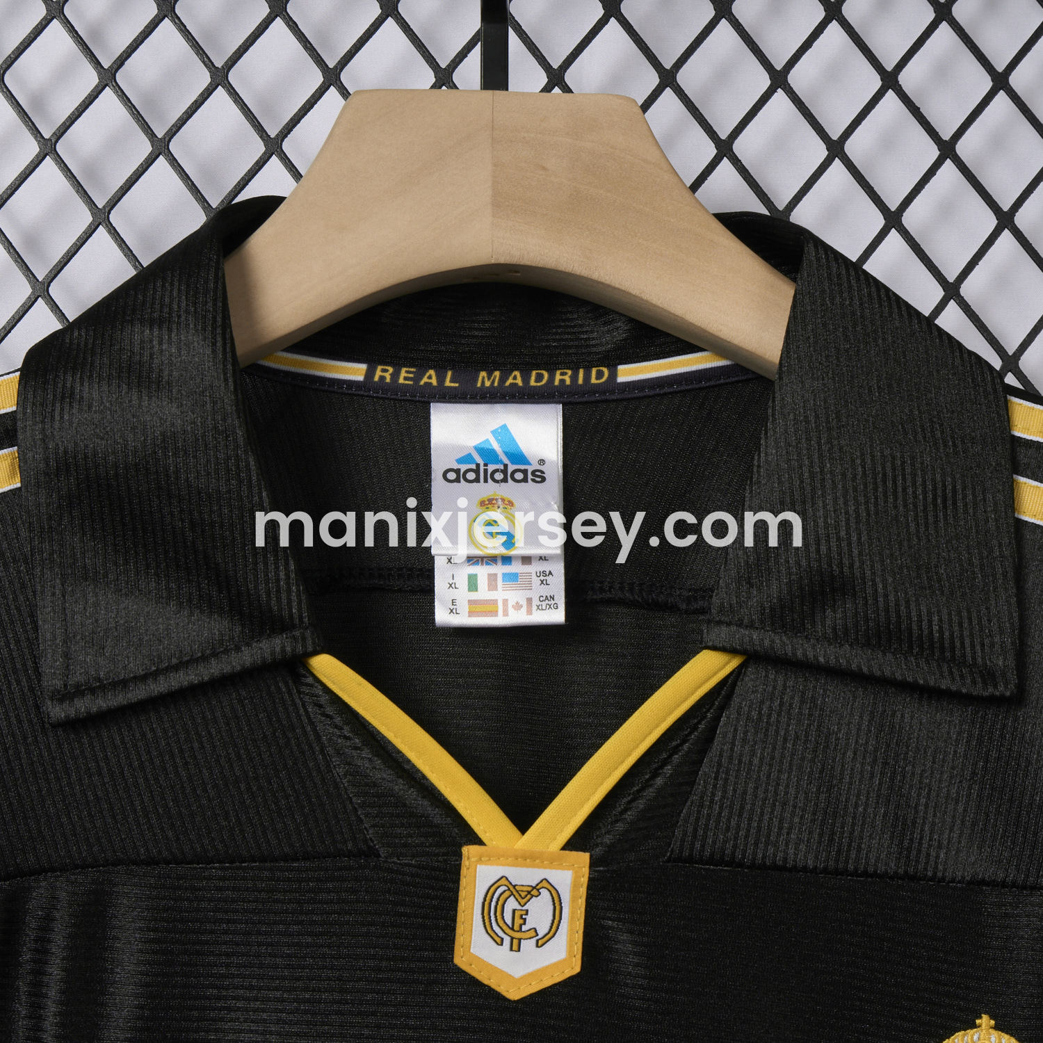 ManixJersey.com | Retro Real Madrid 1999-01 Away Jersey -Customize Name, Number and Patch | Worldwide Shipping