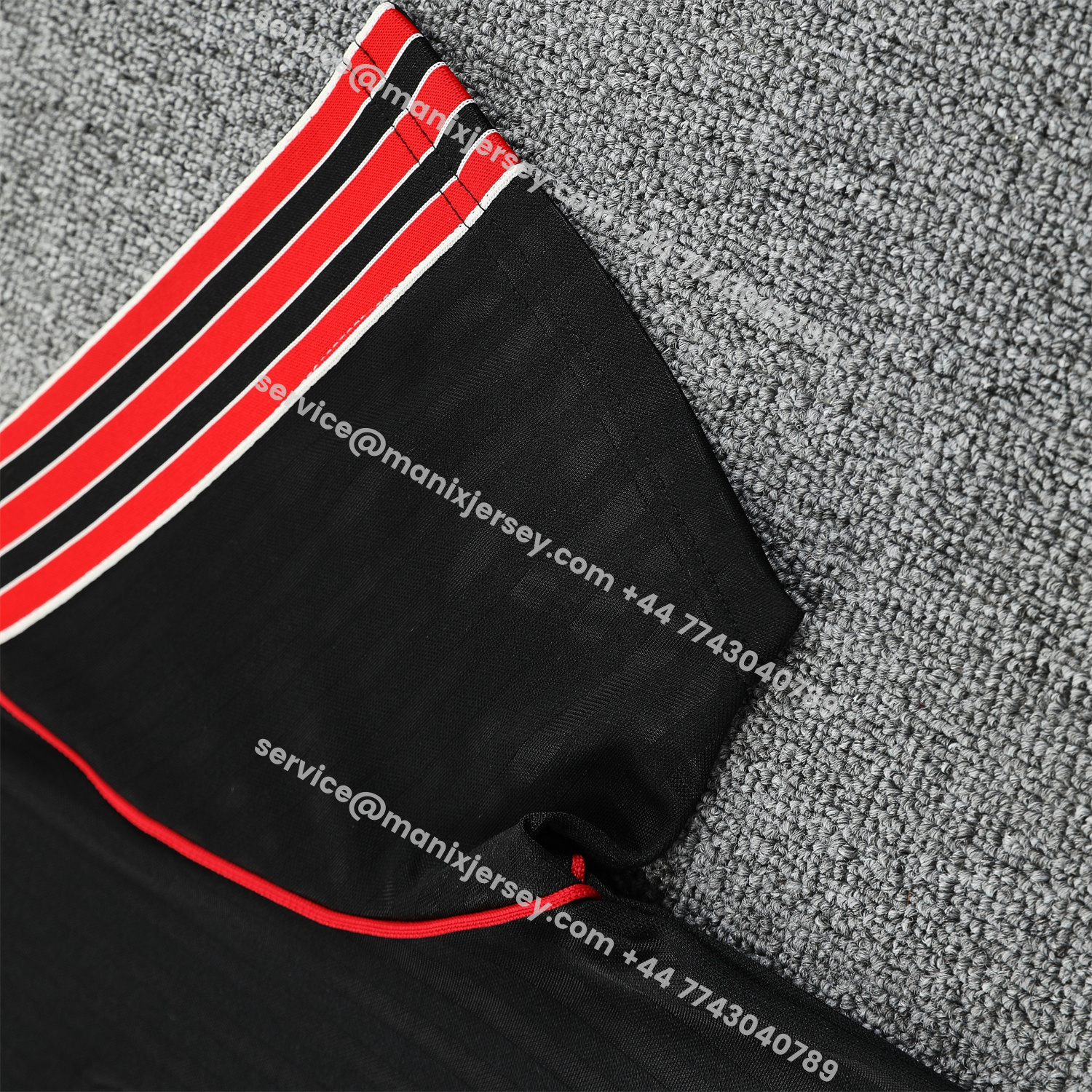 ManixJersey.com | Manchester United 25-26 Short-Sleeve Training Set - Red Lines Black Top & Black Shorts -Customize Name, Number and Patch | Worldwide Shipping