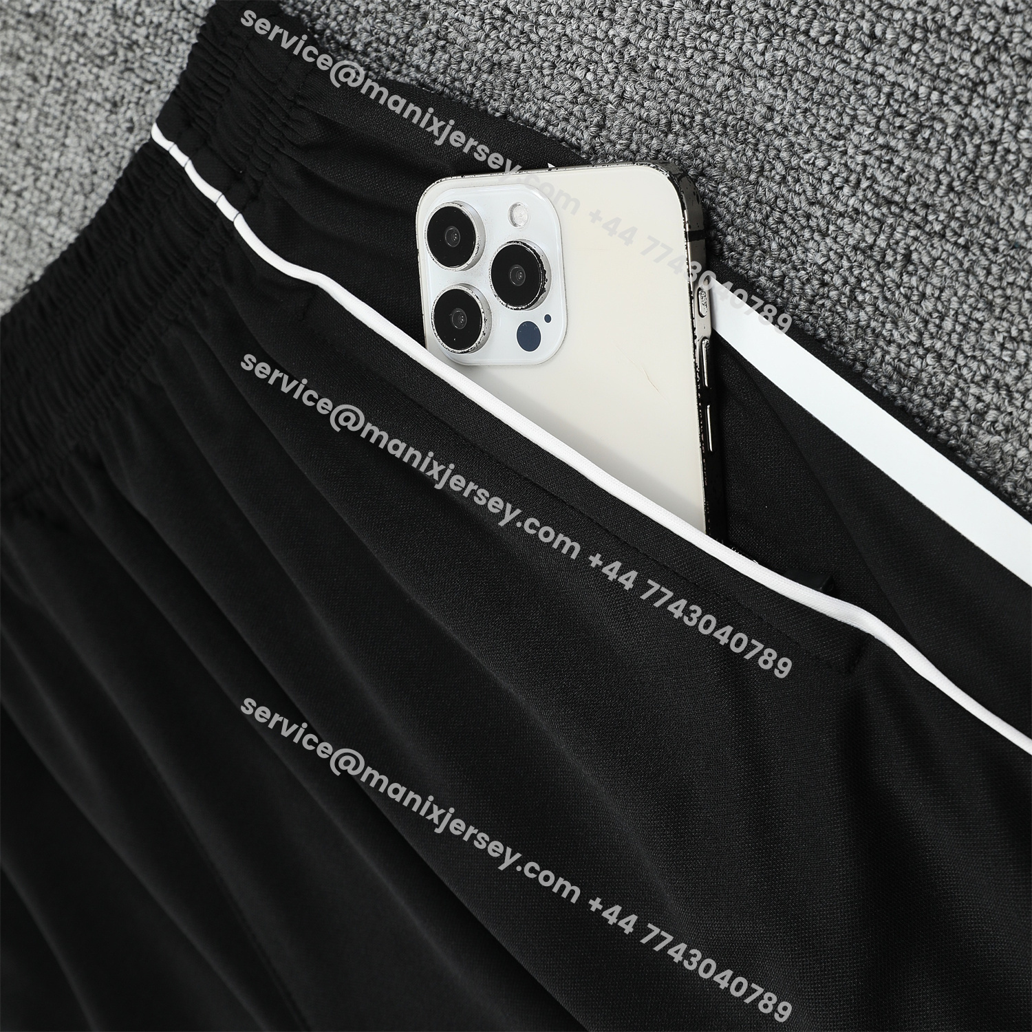 ManixJersey.com | Real Madrid 25-26 Vest Training Set - Grey And White Vest & Black Shorts -Customize Name, Number and Patch | Worldwide Shipping
