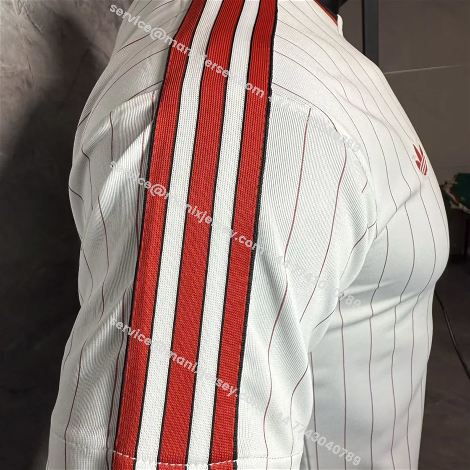ManixJersey.com | Manchester United 25-26 Trefoil Red Lines White Travel Jersey - Player Version -Customize Name, Number and Patch | Worldwide Shipping