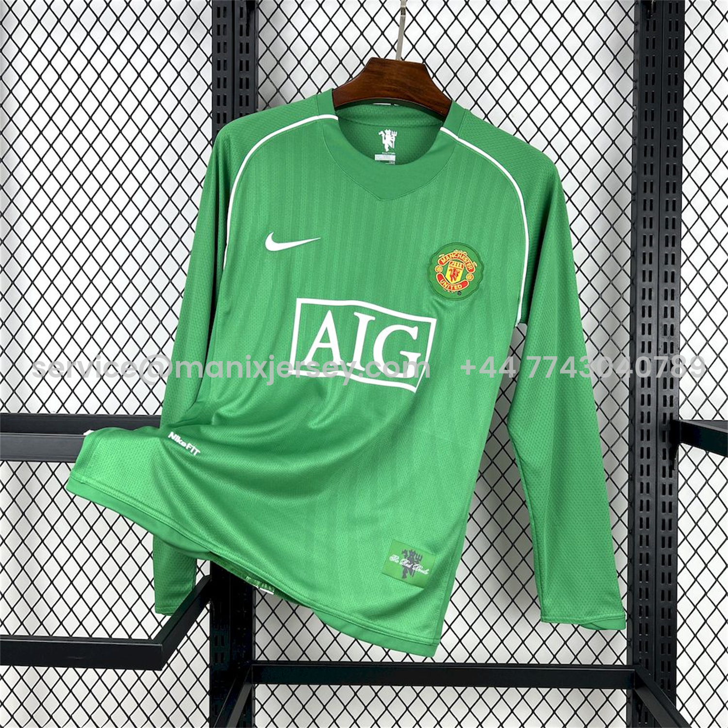 ManixJersey.com | Retro Manchester United 2007-08 Green Goalkeeper Long Sleeves Jersey -Customize Name, Number and Patch | Worldwide Shipping