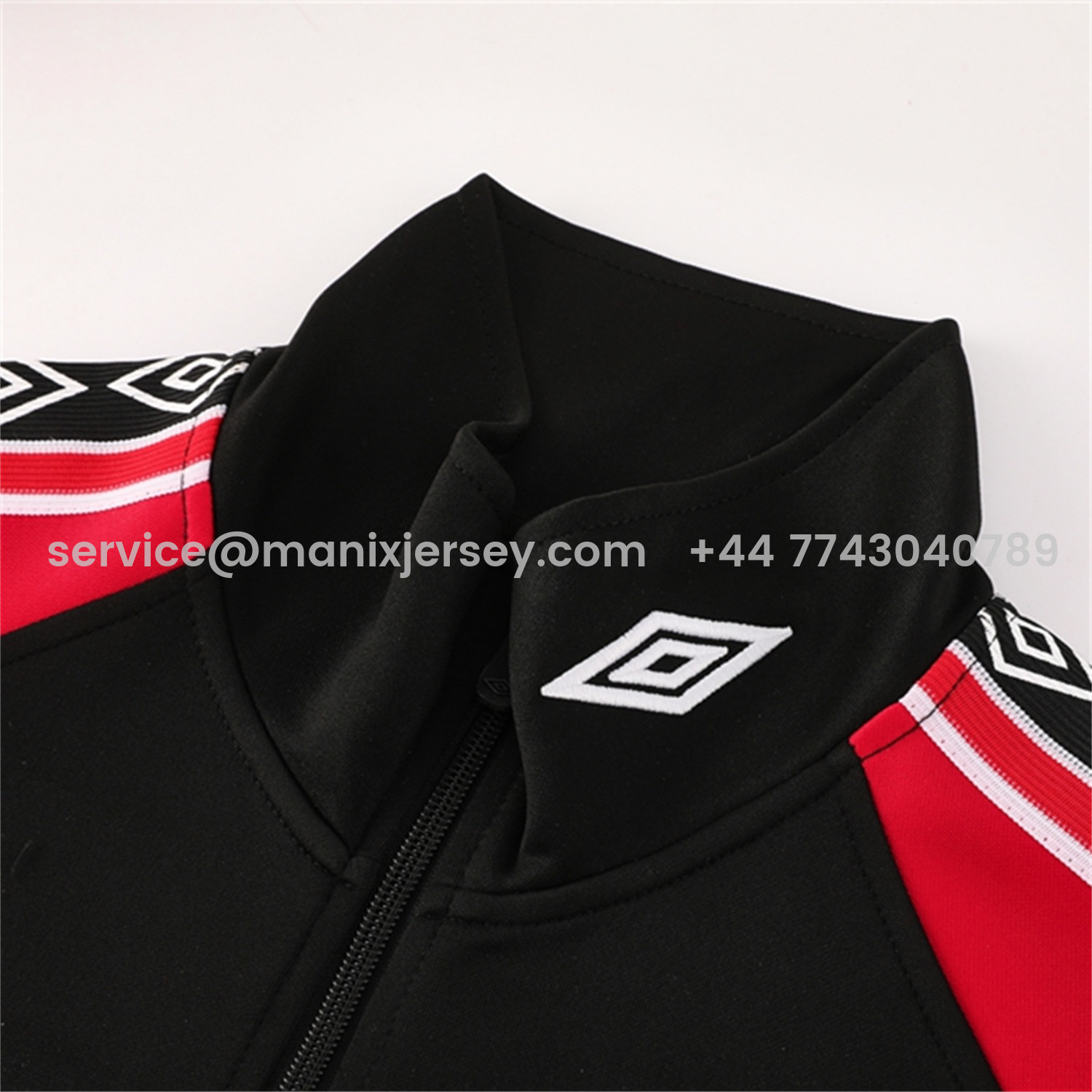 ManixJersey.com | Manchester United 25-26 Throwback 98-99 Style Jacket Training Tracksuit - Black -Customize Name, Number and Patch | Worldwide Shipping