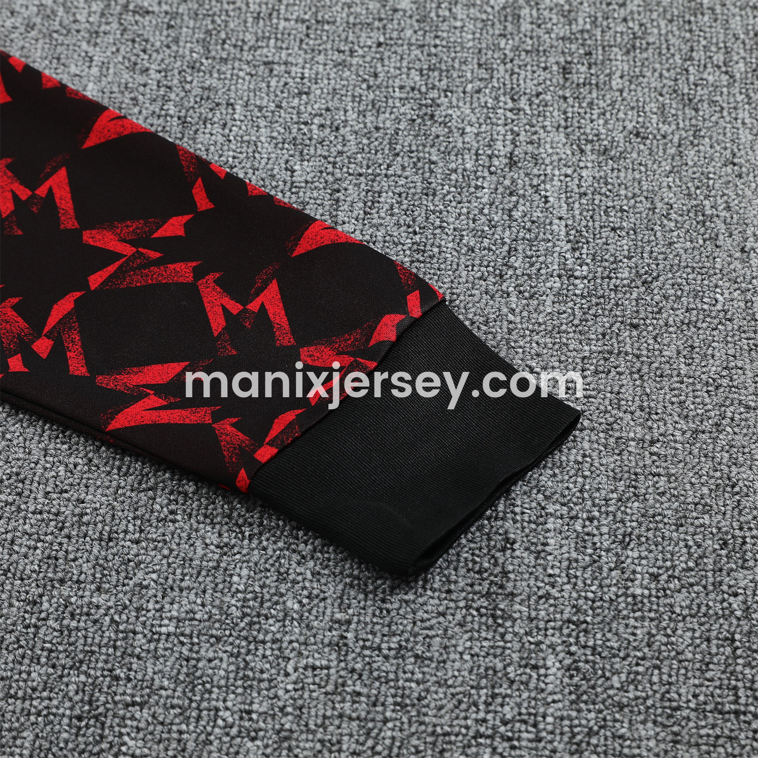 ManixJersey.com | Manchester United 24-25 Pre-Match Home Traning Hoodie Set - Red Top and Black Pants -Customize Name, Number and Patch | Worldwide Shipping