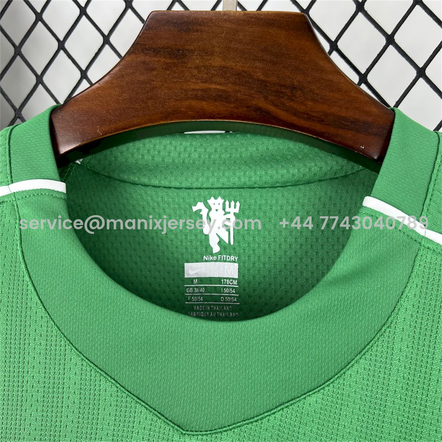 ManixJersey.com | Retro Manchester United 2007-08 Green Goalkeeper Long Sleeves Jersey -Customize Name, Number and Patch | Worldwide Shipping