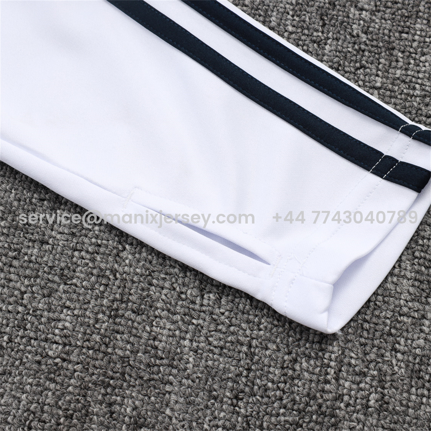 ManixJersey.com | Real Madrid 25-26 Long Sleeve Training Set - White Urban Purist Style and Deep Blue Pants -Customize Name, Number and Patch | Worldwide Shipping