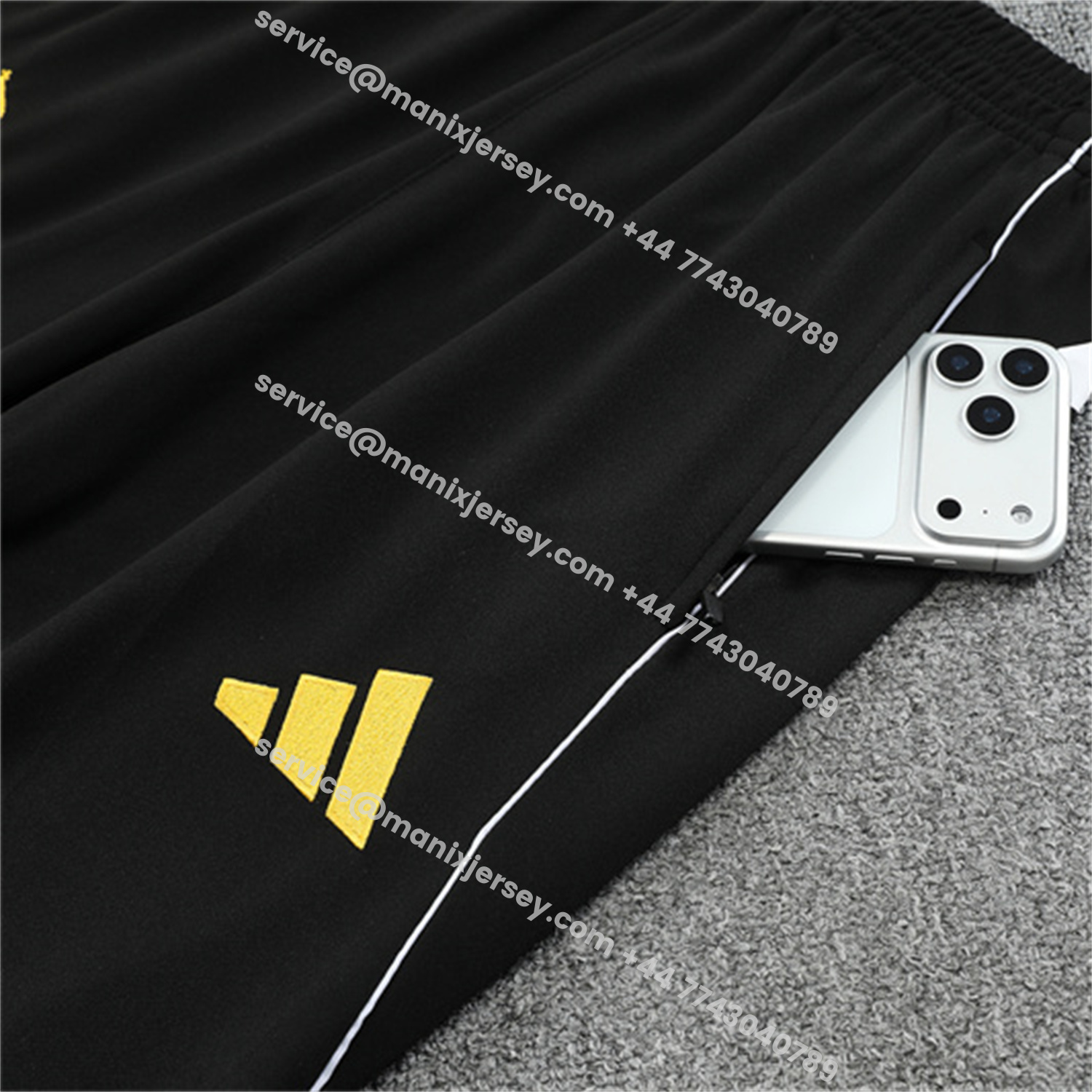 ManixJersey.com | Real Madrid 25-26 Long Sleeve Training Set - White Top & Black Pants -Customize Name, Number and Patch | Worldwide Shipping