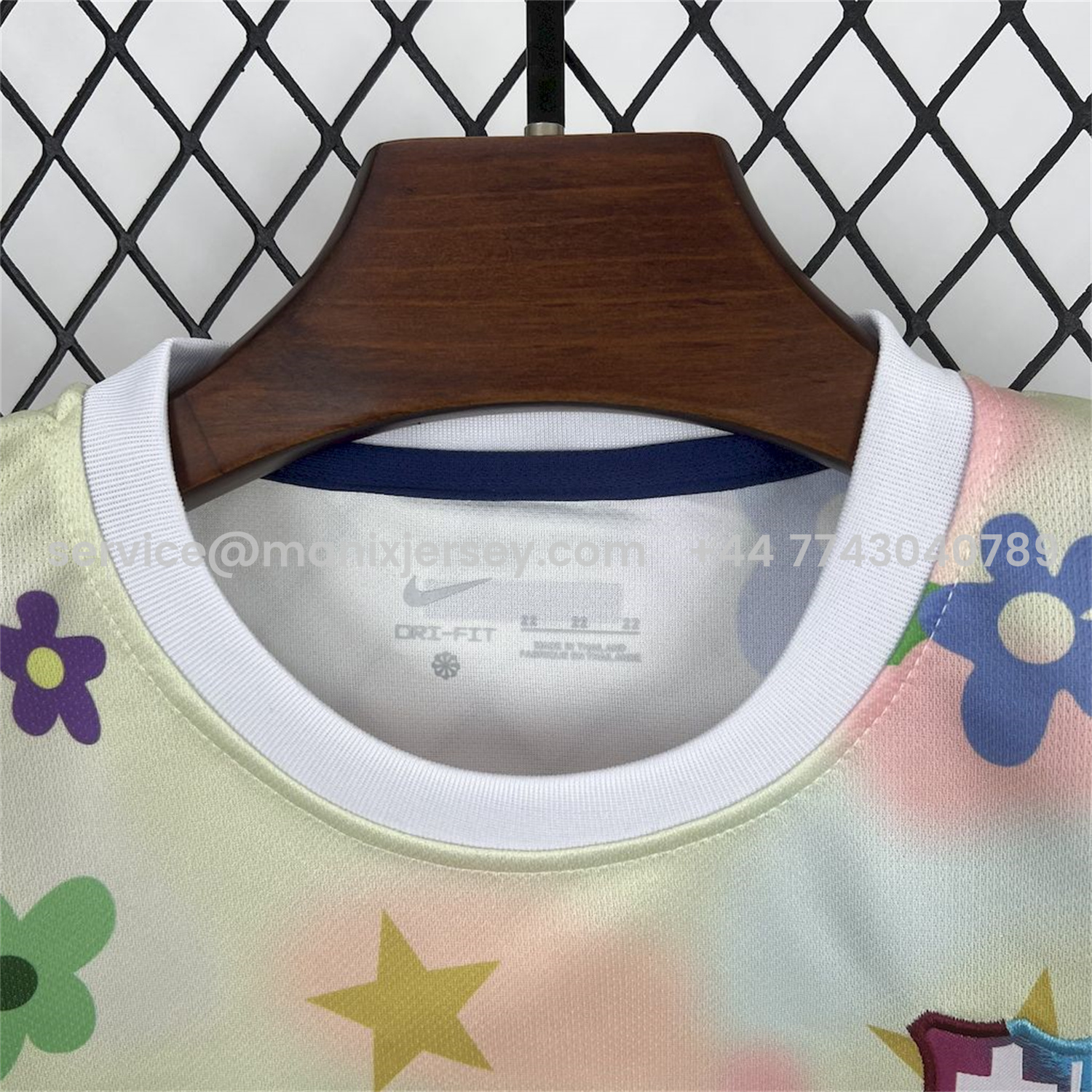 ManixJersey.com | Barcelona 25-26 Stars And Flowers Pink Special Kids Kit -Customize Name, Number and Patch | Worldwide Shipping