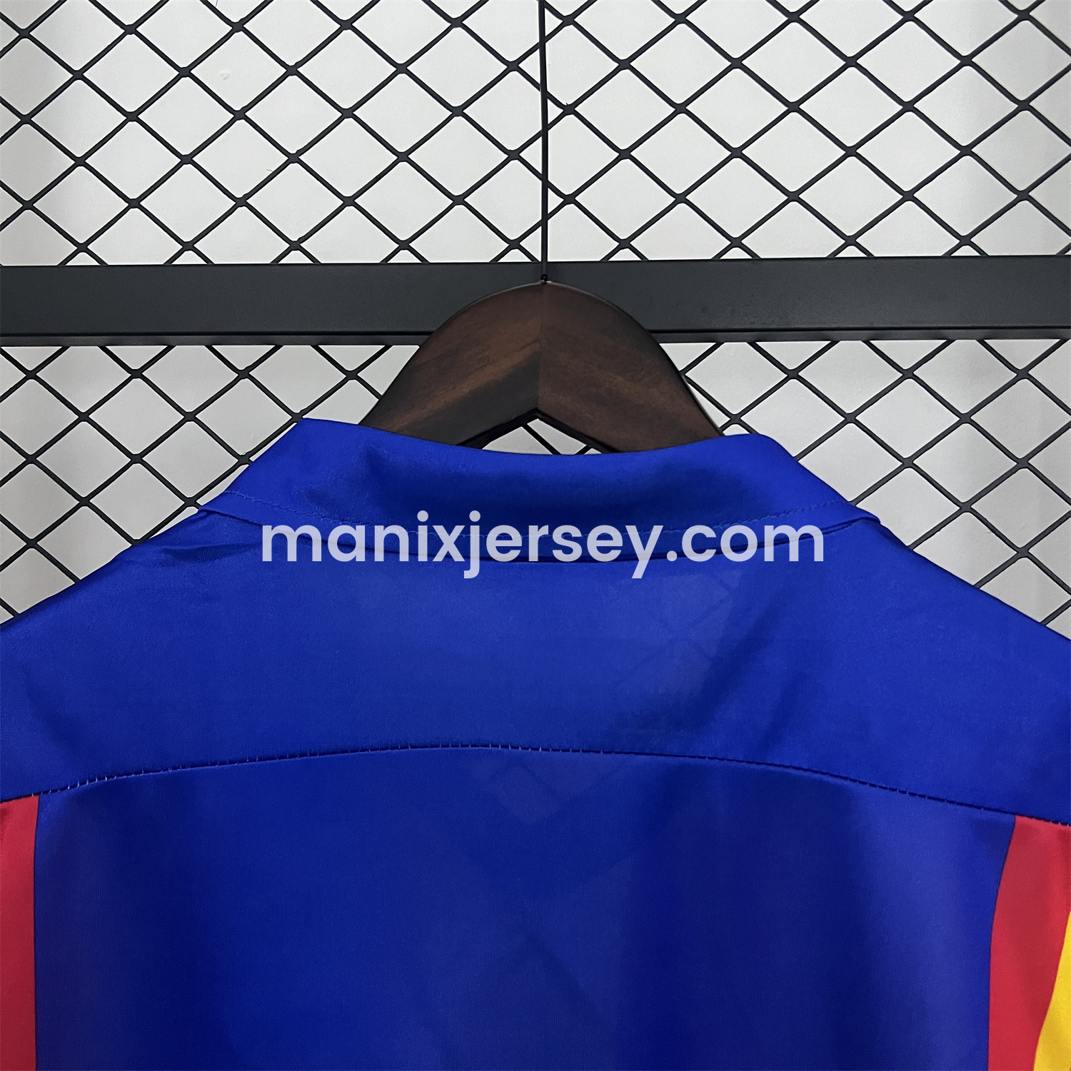 ManixJersey.com | Retro Valencia 1980-82 Away Jersey -Customize Name, Number and Patch | Worldwide Shipping