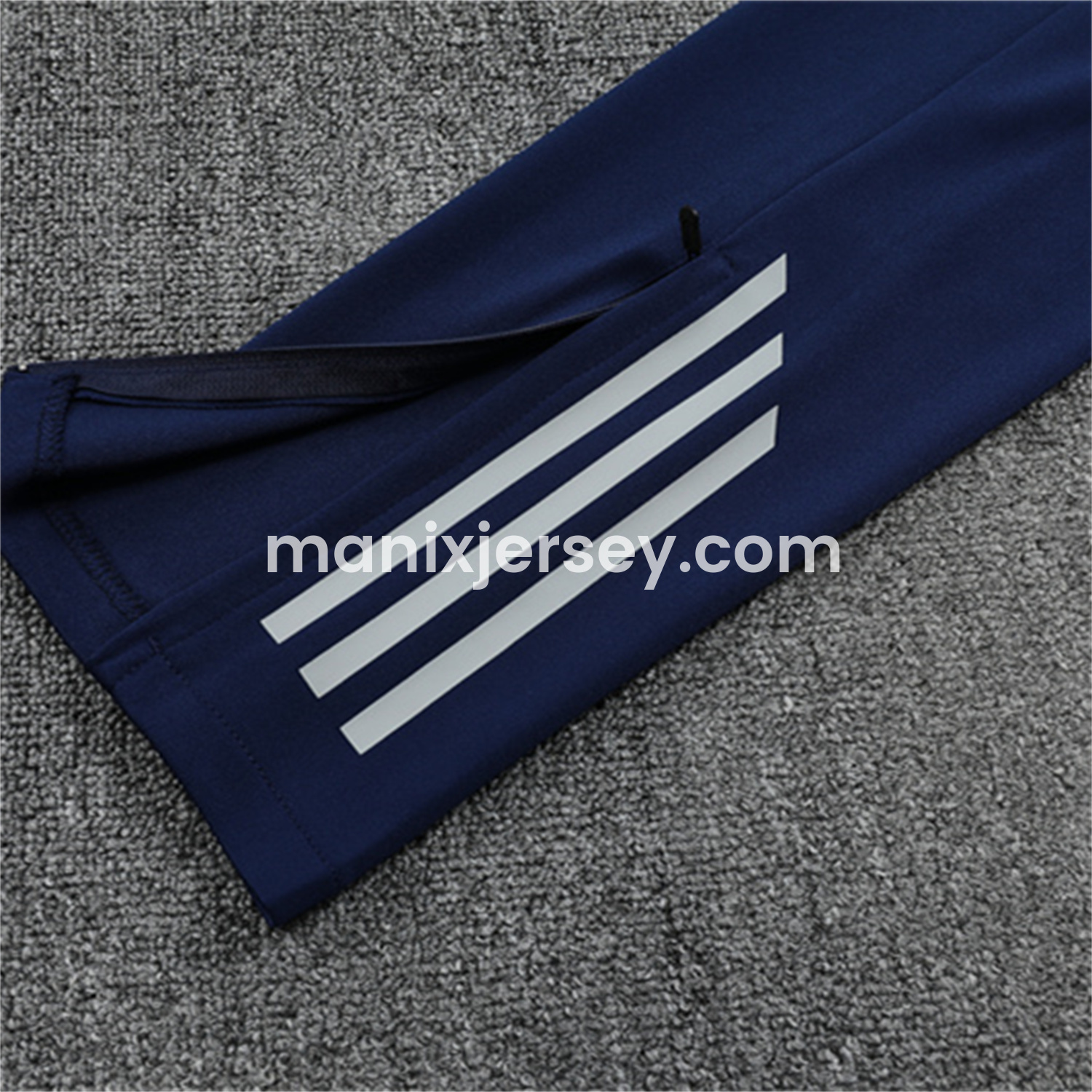 ManixJersey.com | Arsenal 25-26 Kid Long Sleeves Training Set - Green Top & Green Pants -Customize Name, Number and Patch | Worldwide Shipping