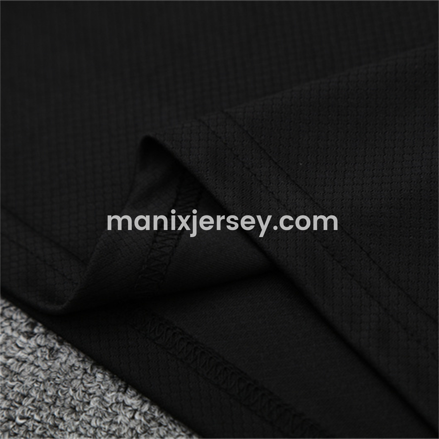 ManixJersey.com | Manchester United 25-26 Short-Sleeve Training Set - Black Top & Black shorts -Customize Name, Number and Patch | Worldwide Shipping