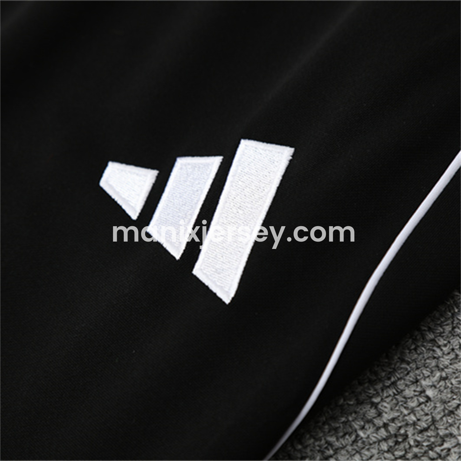 ManixJersey.com | Argentina 25-26 Kid Long Sleeves Training Set - Black Top & Black Pants -Customize Name, Number and Patch | Worldwide Shipping