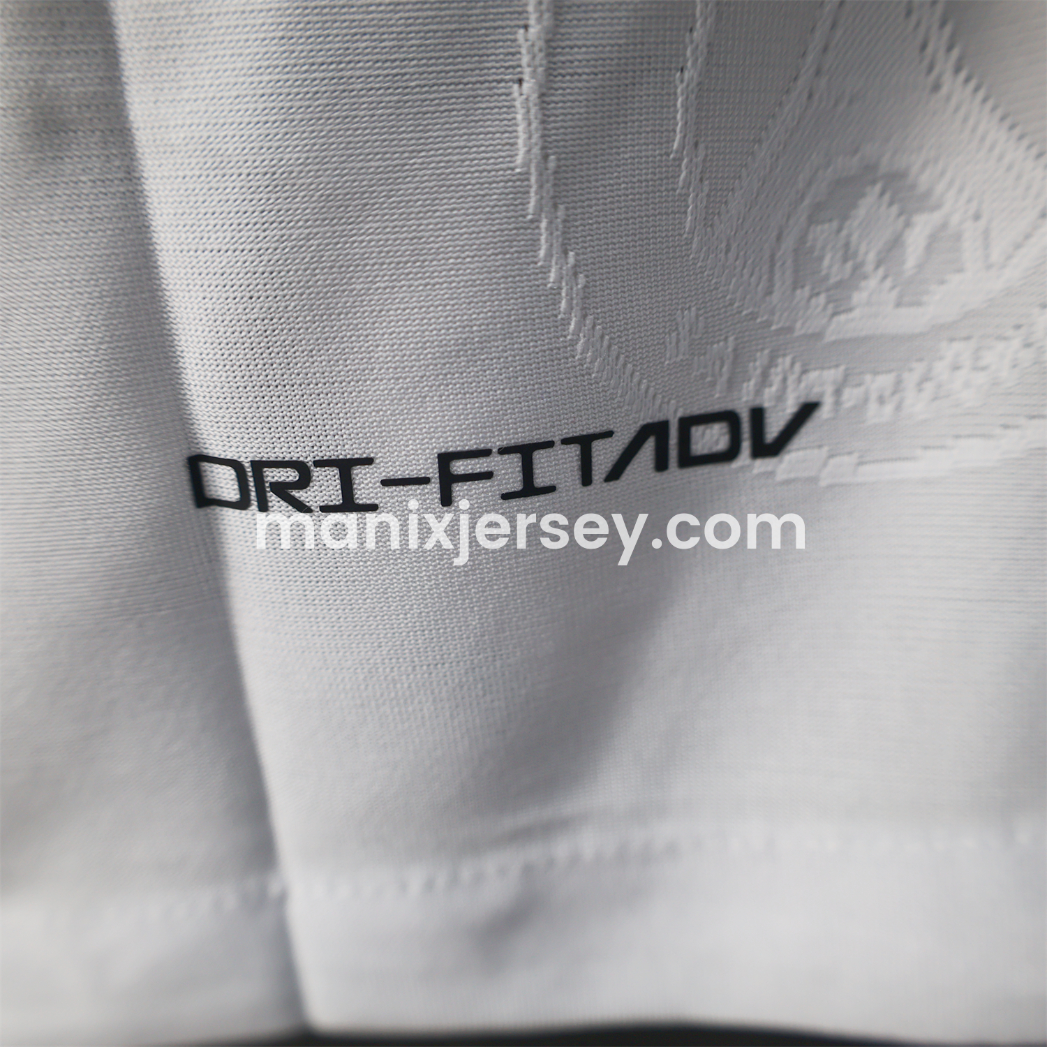 ManixJersey.com | Paris Saint-Germain PSG 25-26 White Jersey with Team Logo Decoration and Gradient Advertising - Player Version -Customize Name, Number and Patch | Worldwide Shipping