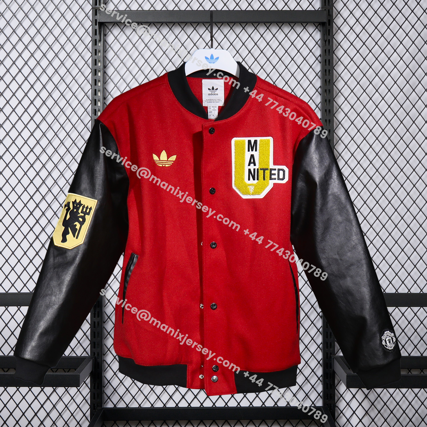 ManixJersey.com | Manchester United 25-26 Warm Windbreaker Jacket - Red And Black -Customize Name, Number and Patch | Worldwide Shipping