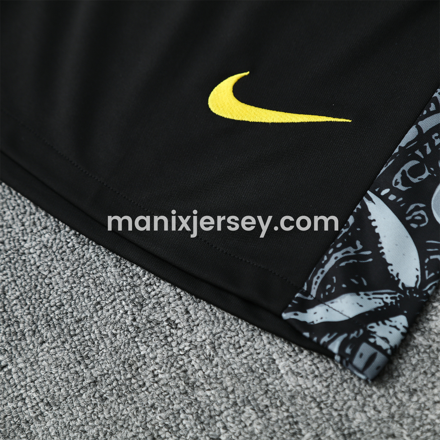 ManixJersey.com | Brazil 25-26 Gray Jesus Statue Vest Training Set - Gray Vest & Black Shorts -Customize Name, Number and Patch | Worldwide Shipping