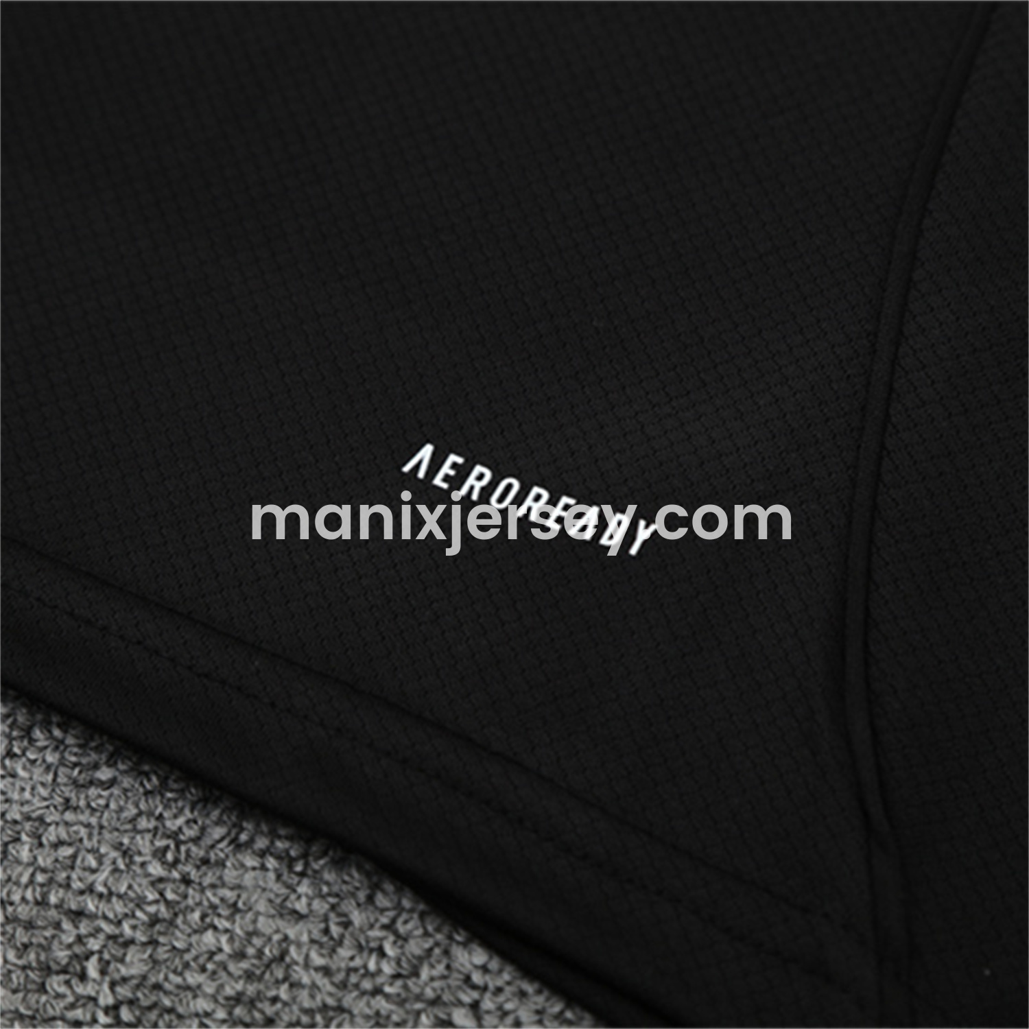 ManixJersey.com | Manchester United 25-26 Short-Sleeve Training Set - Black Top & Black shorts -Customize Name, Number and Patch | Worldwide Shipping