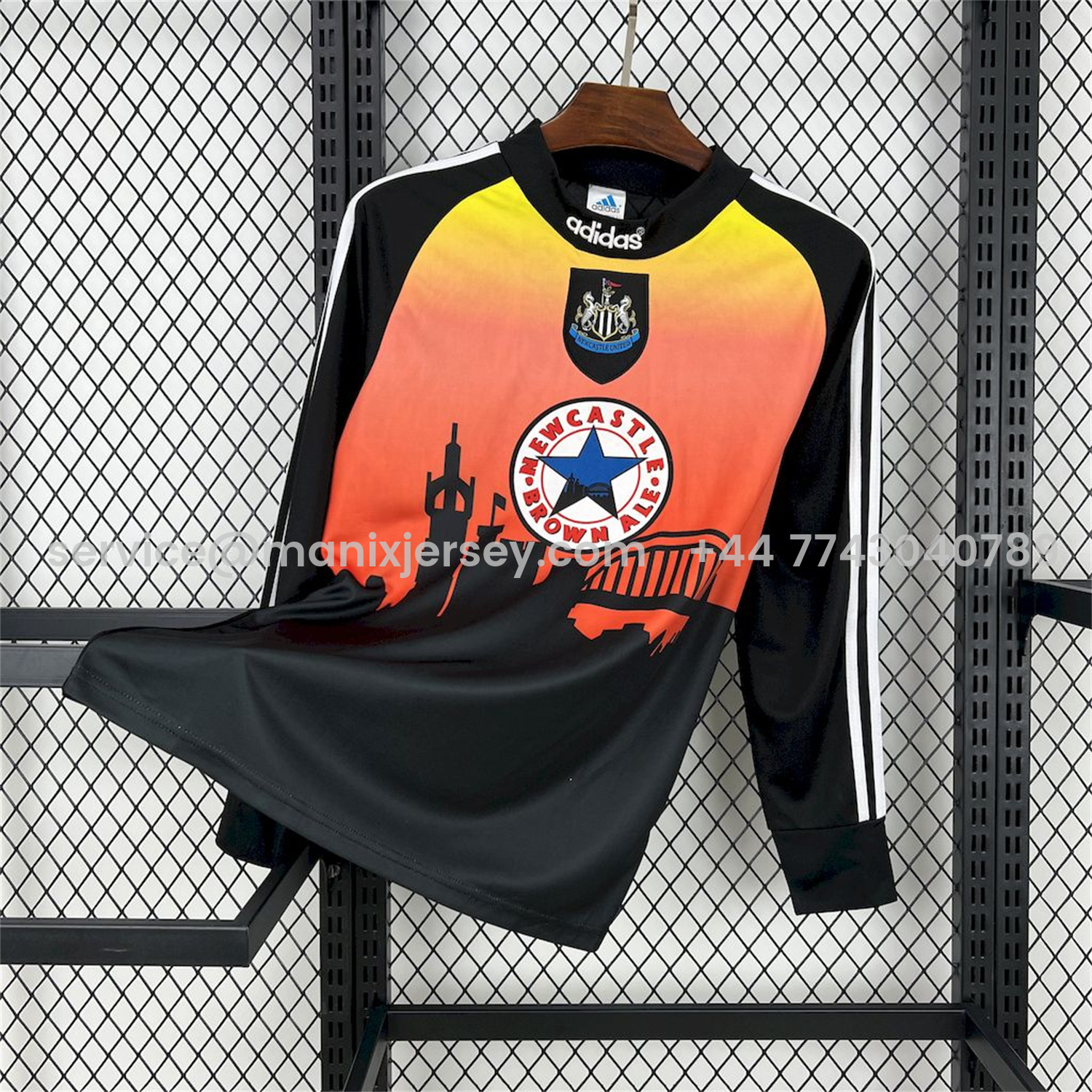 ManixJersey.com | Retro Newcastle United 1996-97 Long Sleeves Goalkeeper Jersey -Customize Name, Number and Patch | Worldwide Shipping