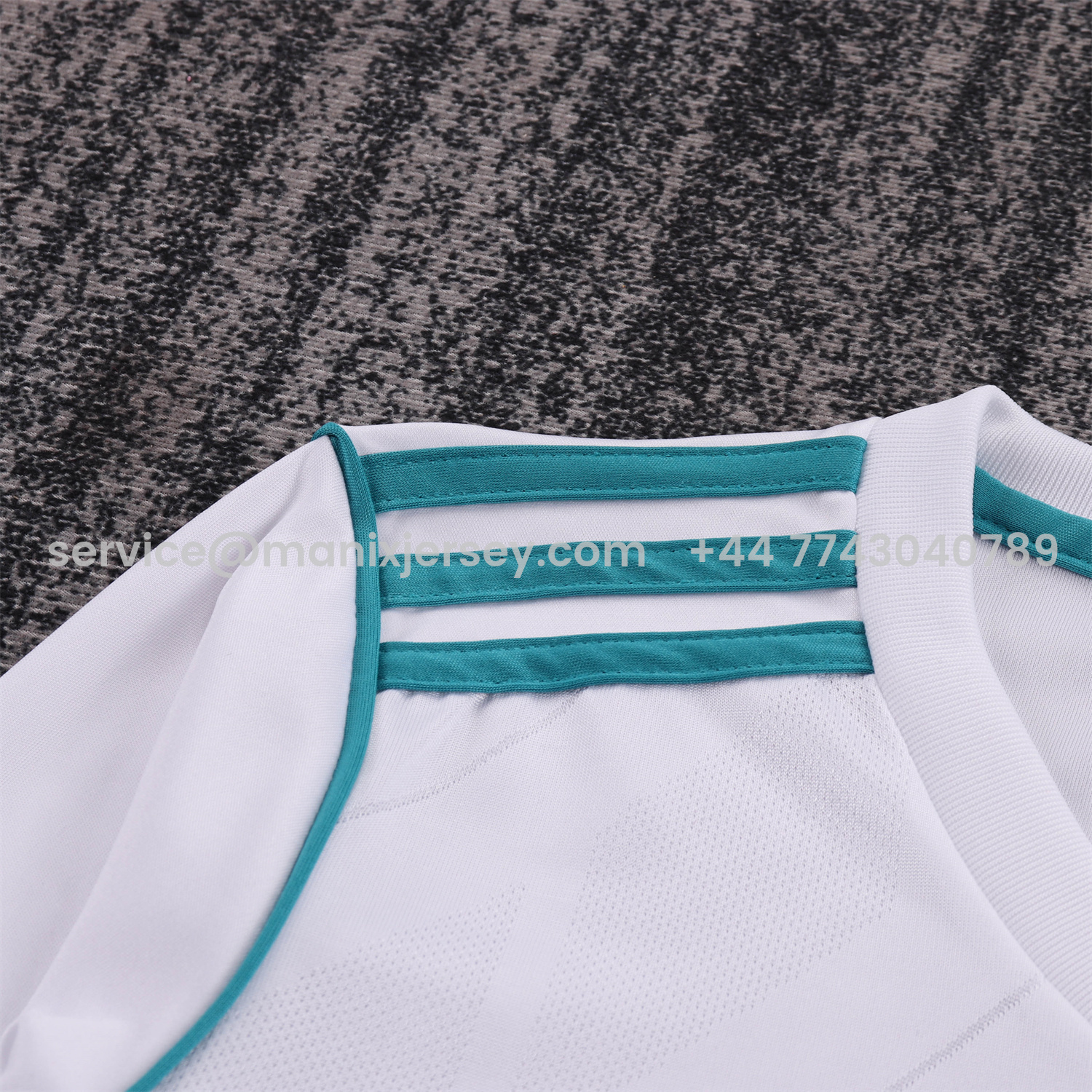 ManixJersey.com | Retro Real Madrid 17-18 Home Long Sleeves Kids Kit -Customize Name, Number and Patch | Worldwide Shipping