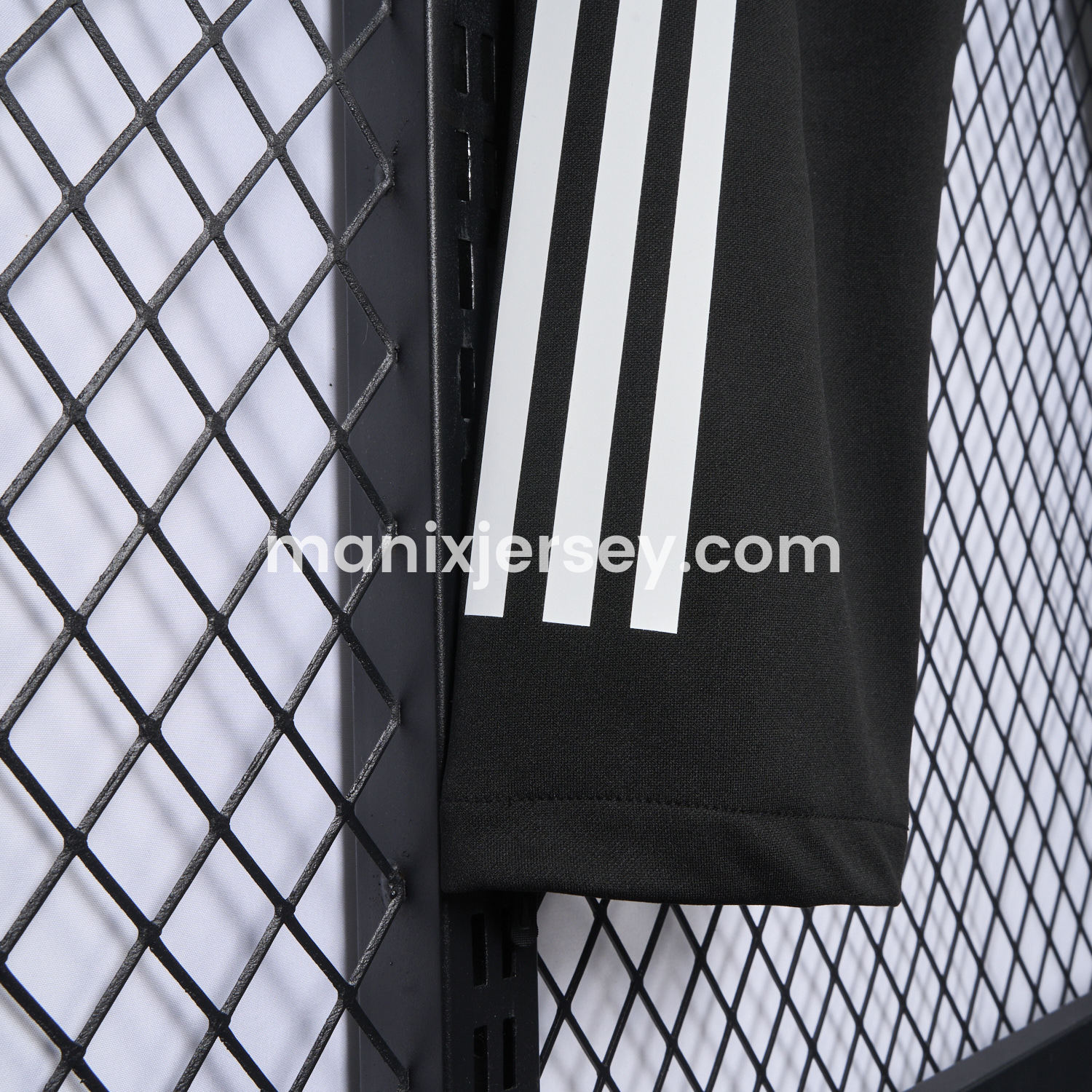 ManixJersey.com | Manchester United 25-26 Black Training Pants - Player Version -Customize Name, Number and Patch | Worldwide Shipping
