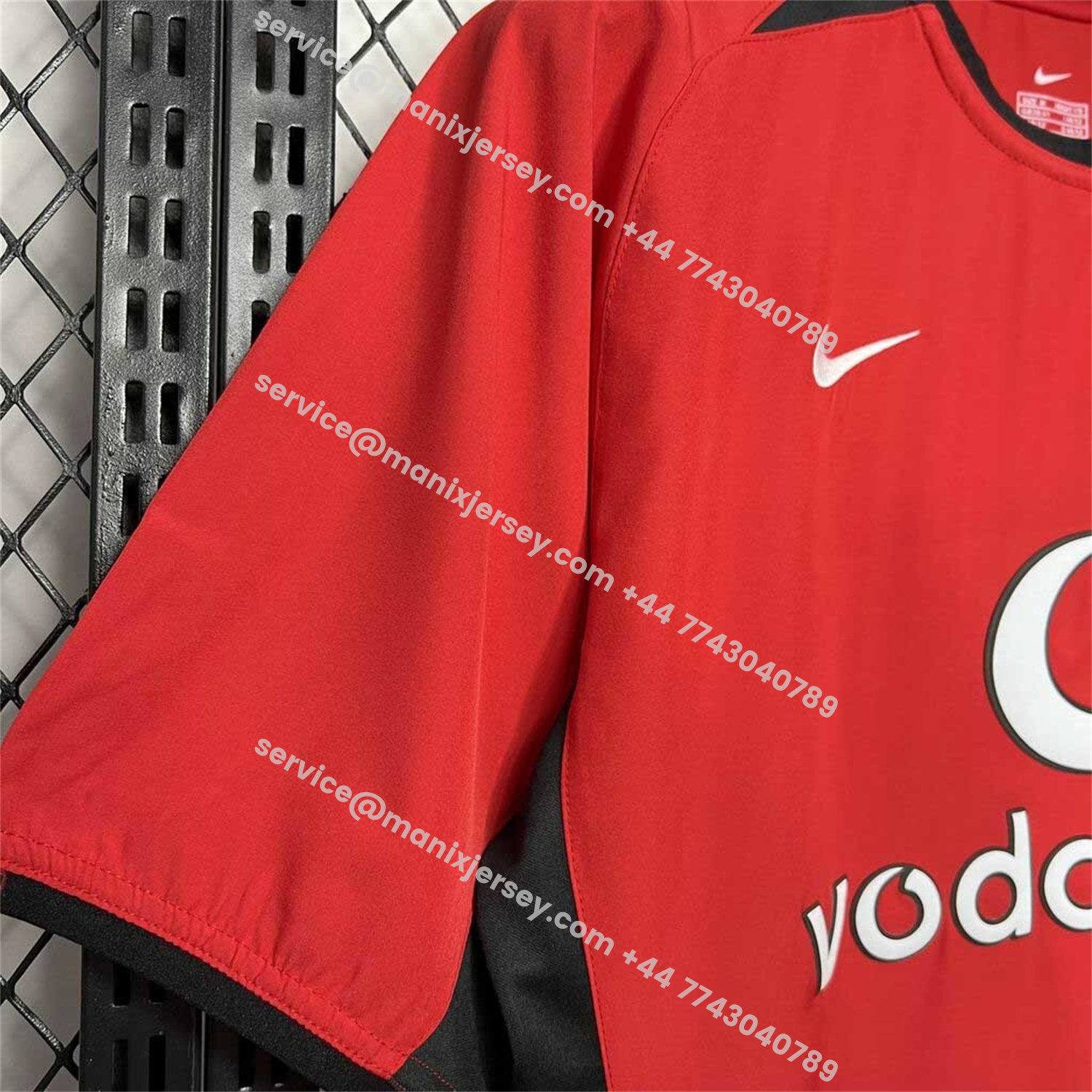 ManixJersey.com | Retro Manchester United 03-04 Home Jersey -Customize Name, Number and Patch | Worldwide Shipping