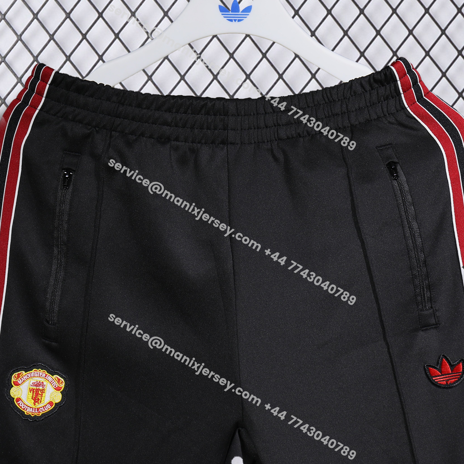ManixJersey.com | Manchester United 25-26 Red Lines Training Set - Black Top and Black Pants -Customize Name, Number and Patch | Worldwide Shipping