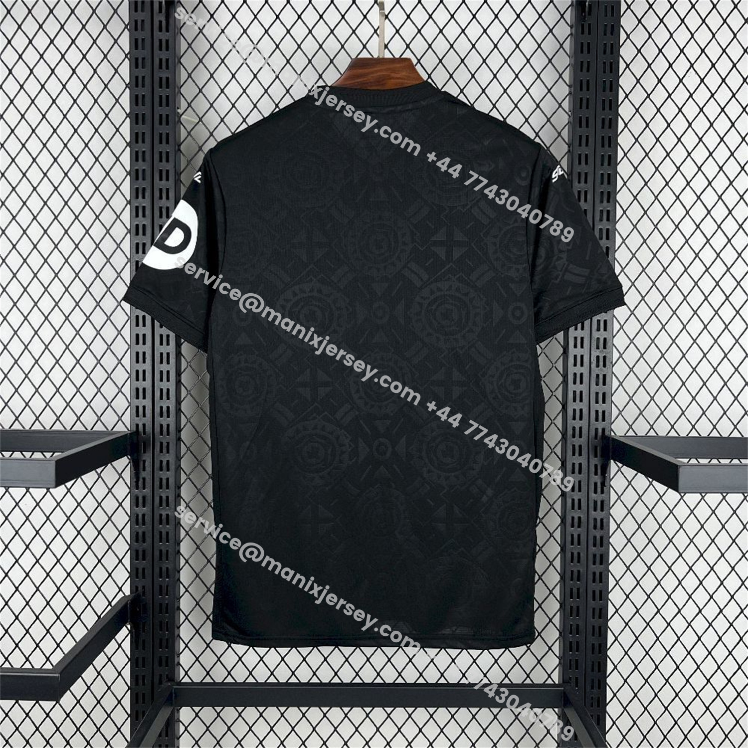 ManixJersey.com | Wolverhampton Wanderers Wolves 25-26 Goalkeeper Black Jersey - Fans Version -Customize Name, Number and Patch | Worldwide Shipping