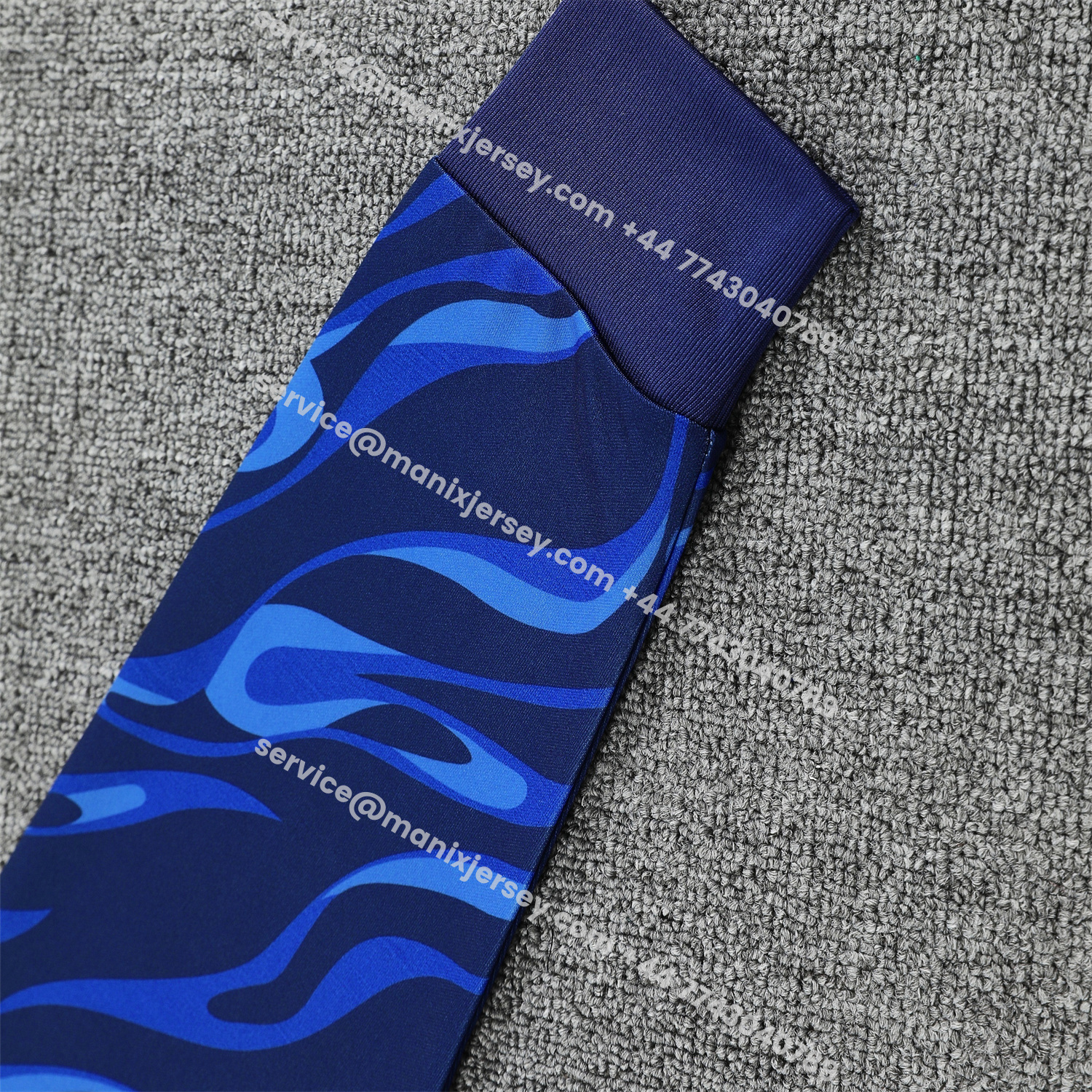 ManixJersey.com | Real Madrid 25-26 Training Hoodie Set - Blue Hoodie and Deep Blue Pants -Customize Name, Number and Patch | Worldwide Shipping