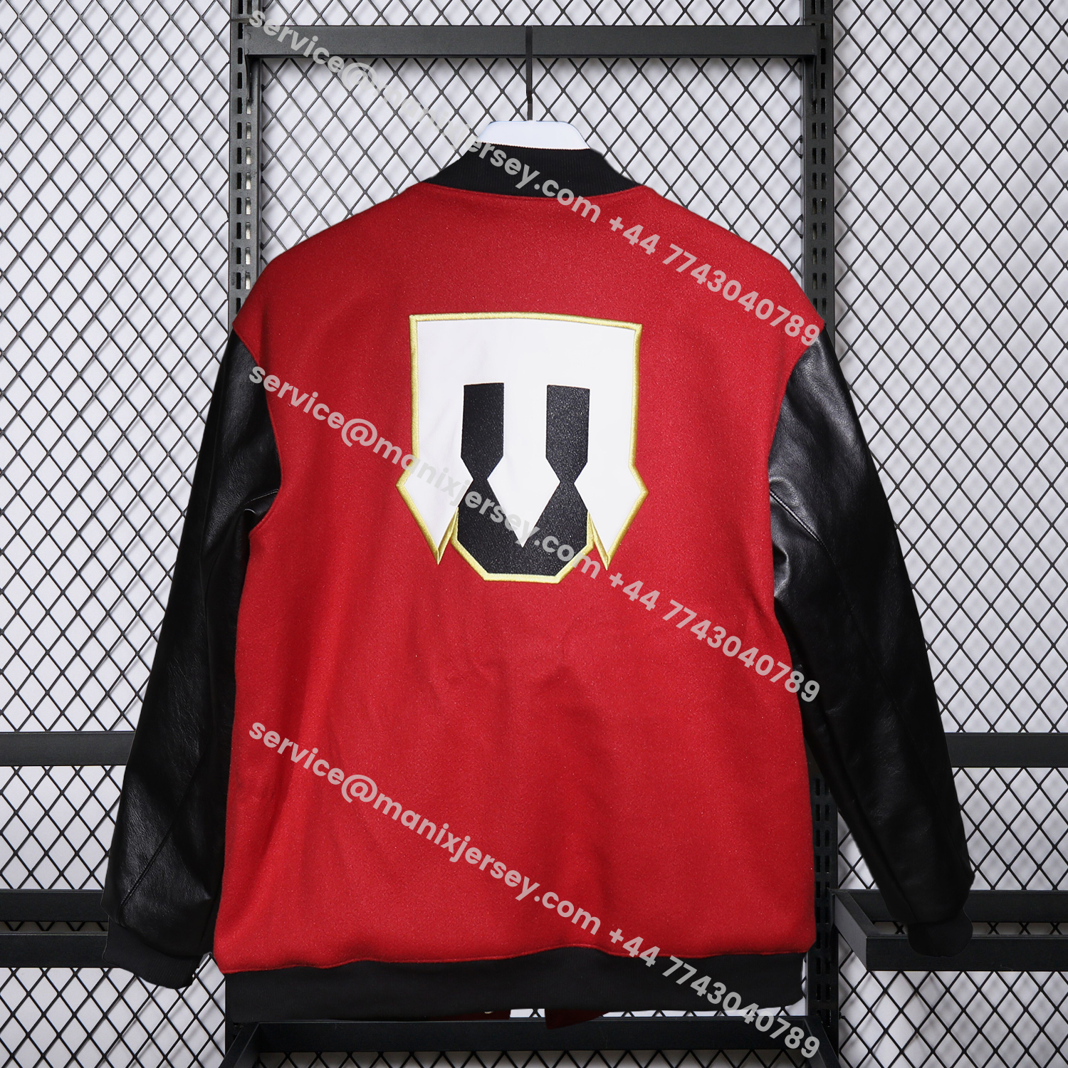 ManixJersey.com | Manchester United 25-26 Warm Windbreaker Jacket - Red And Black -Customize Name, Number and Patch | Worldwide Shipping